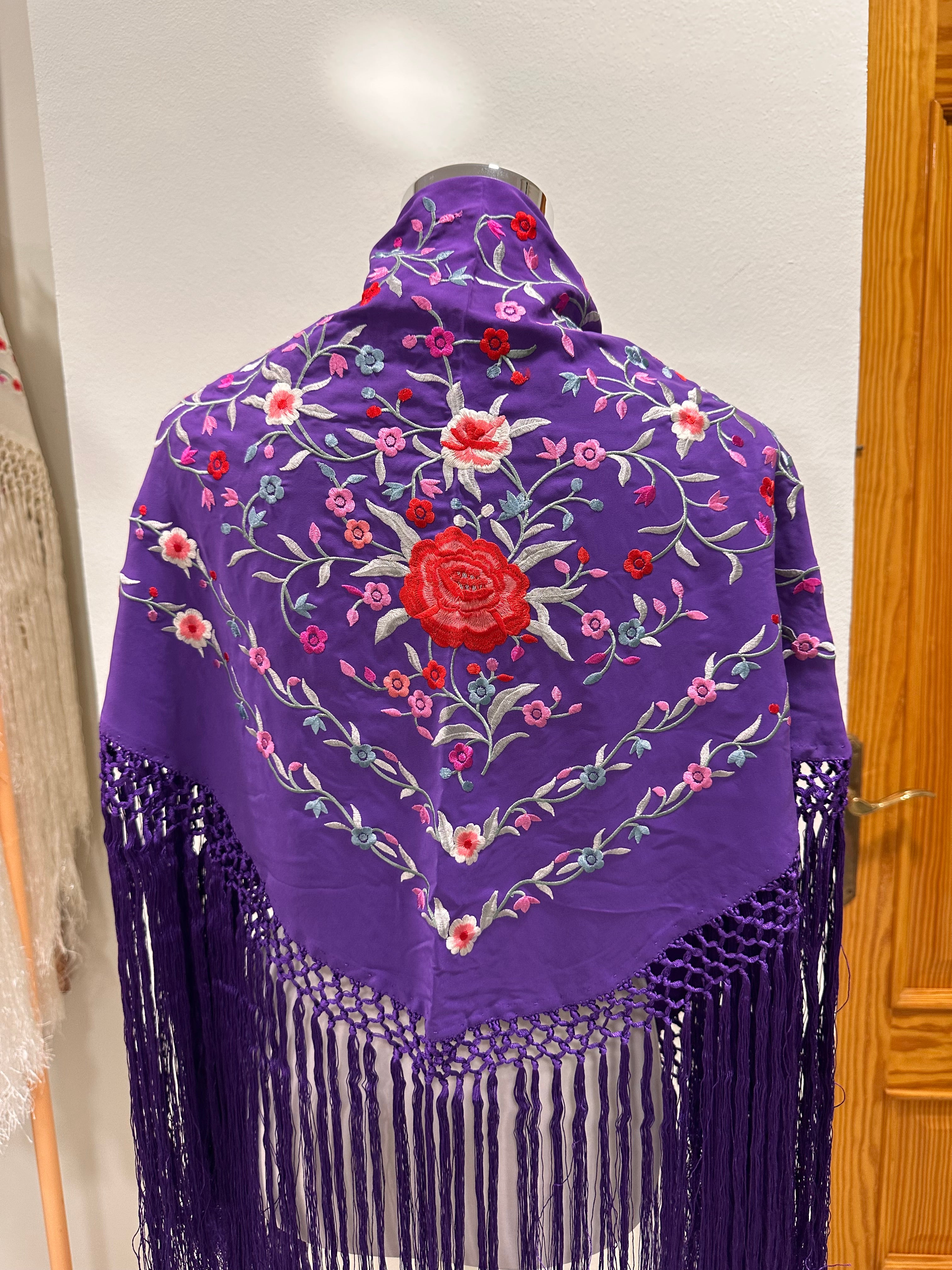 Mantoncillo Dolores morado