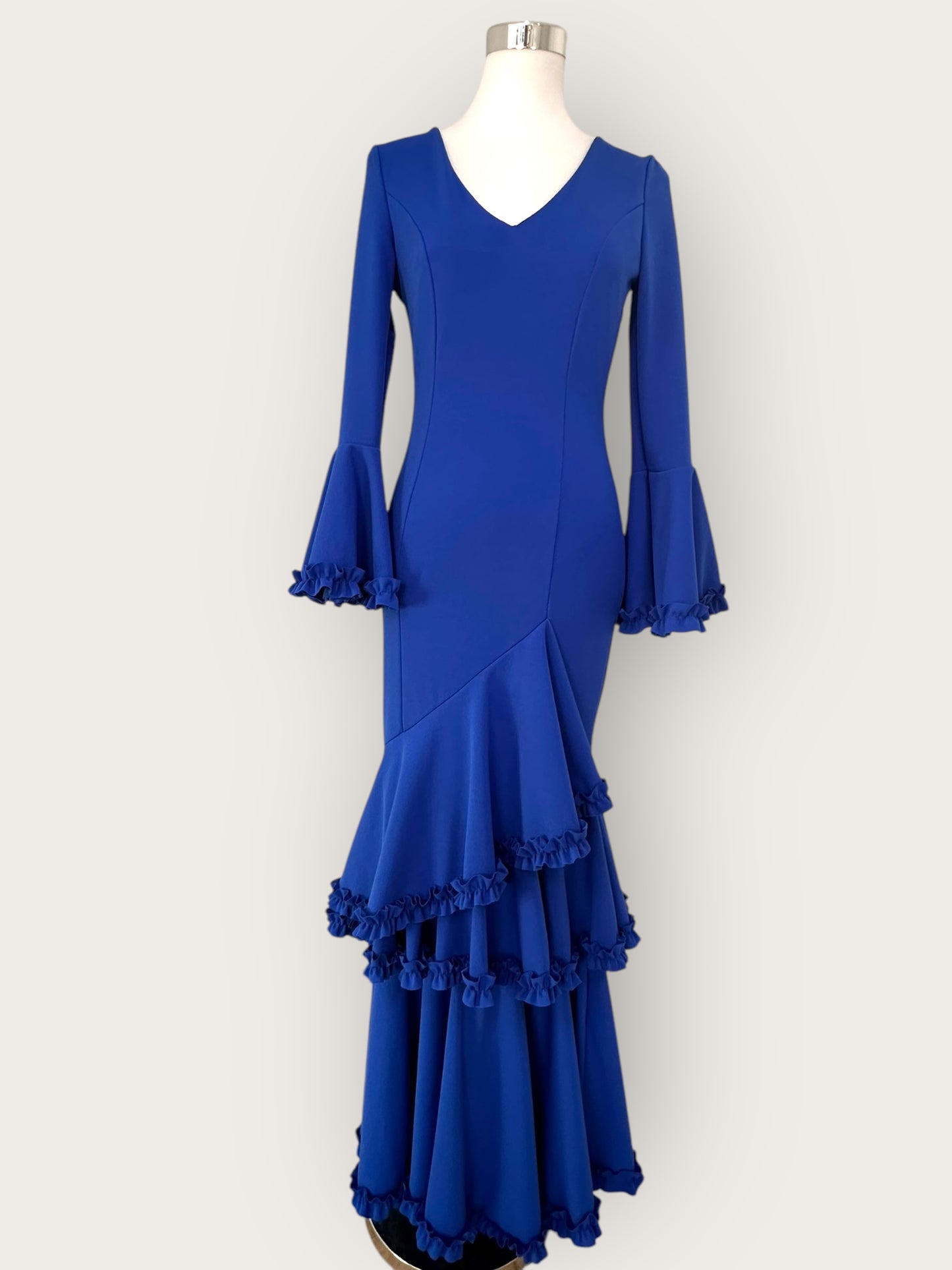Vestido Carmesí Azul Eléctrico