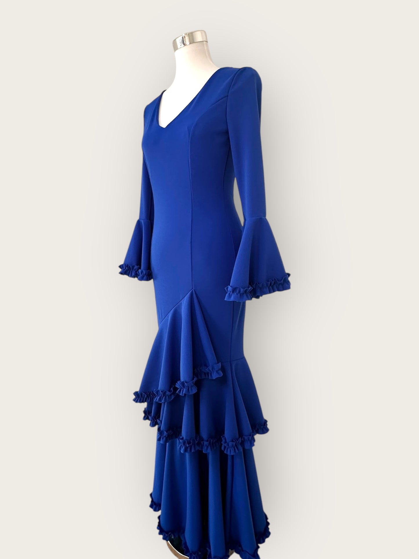 Vestido Carmesí Azul Eléctrico