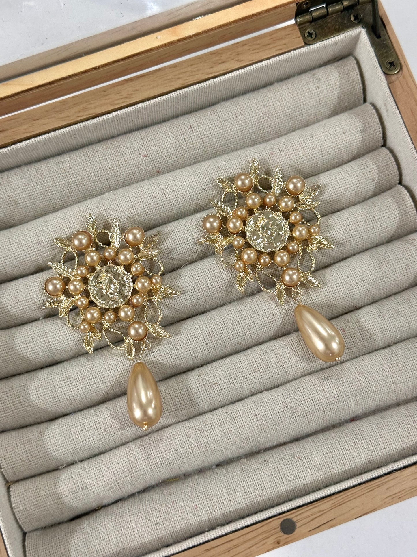 Pendientes Dalí