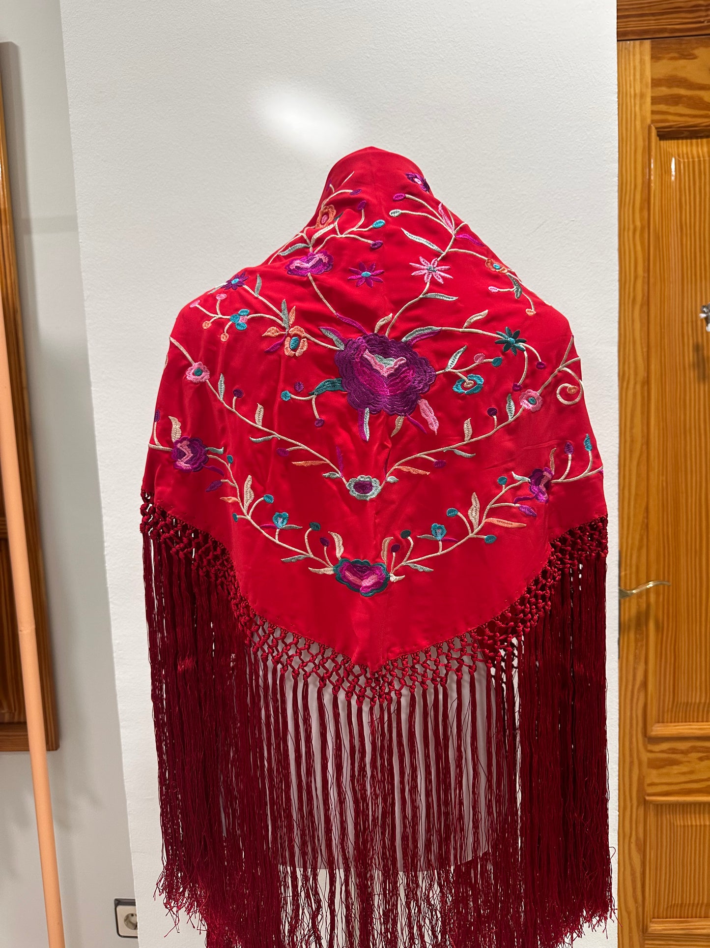 Mantoncillo Dolores rojo