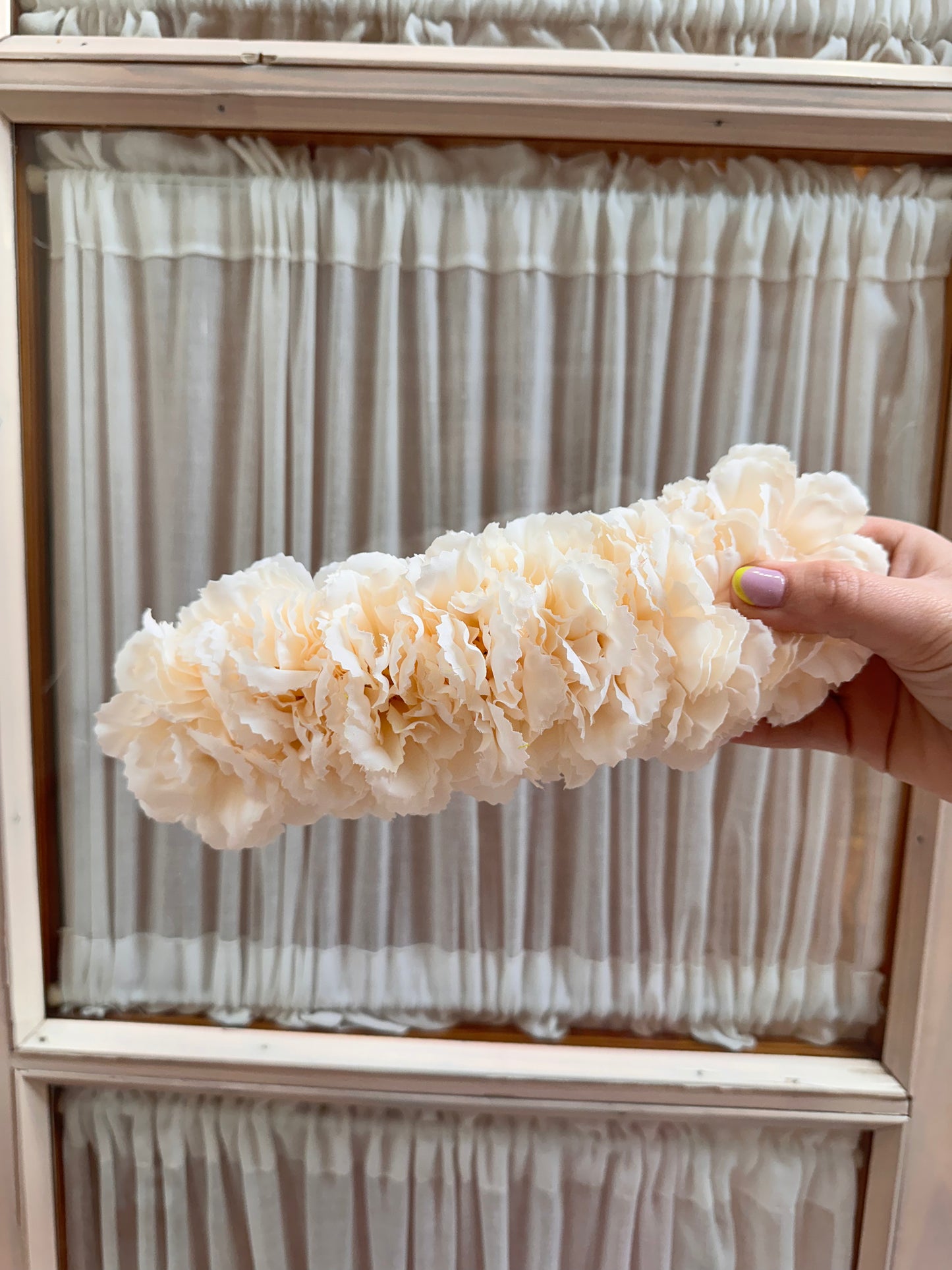 Corona blanco roto