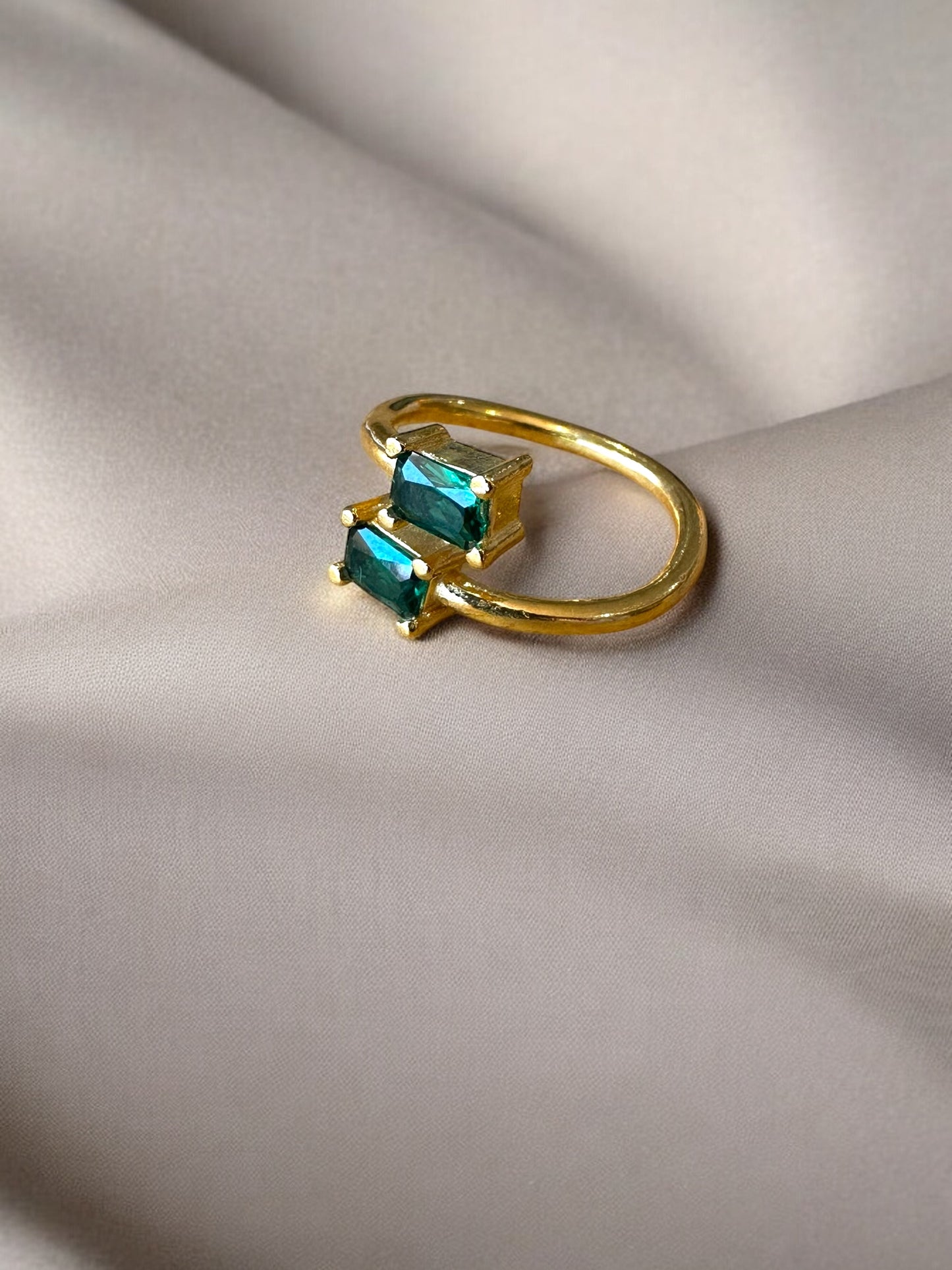Anillo dúo circonita verde