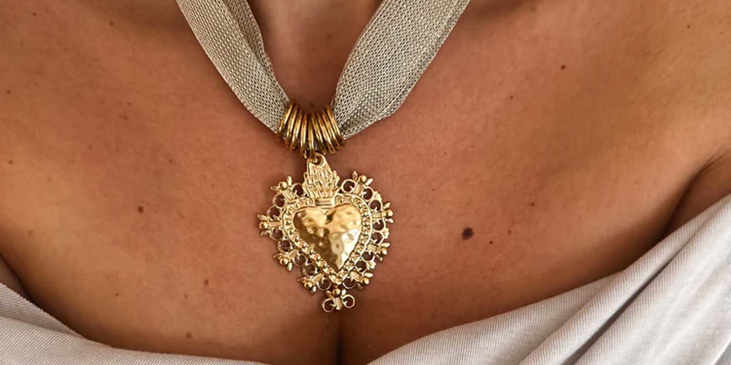 Bisutería en otoño: cómo combinar collares y pendientes