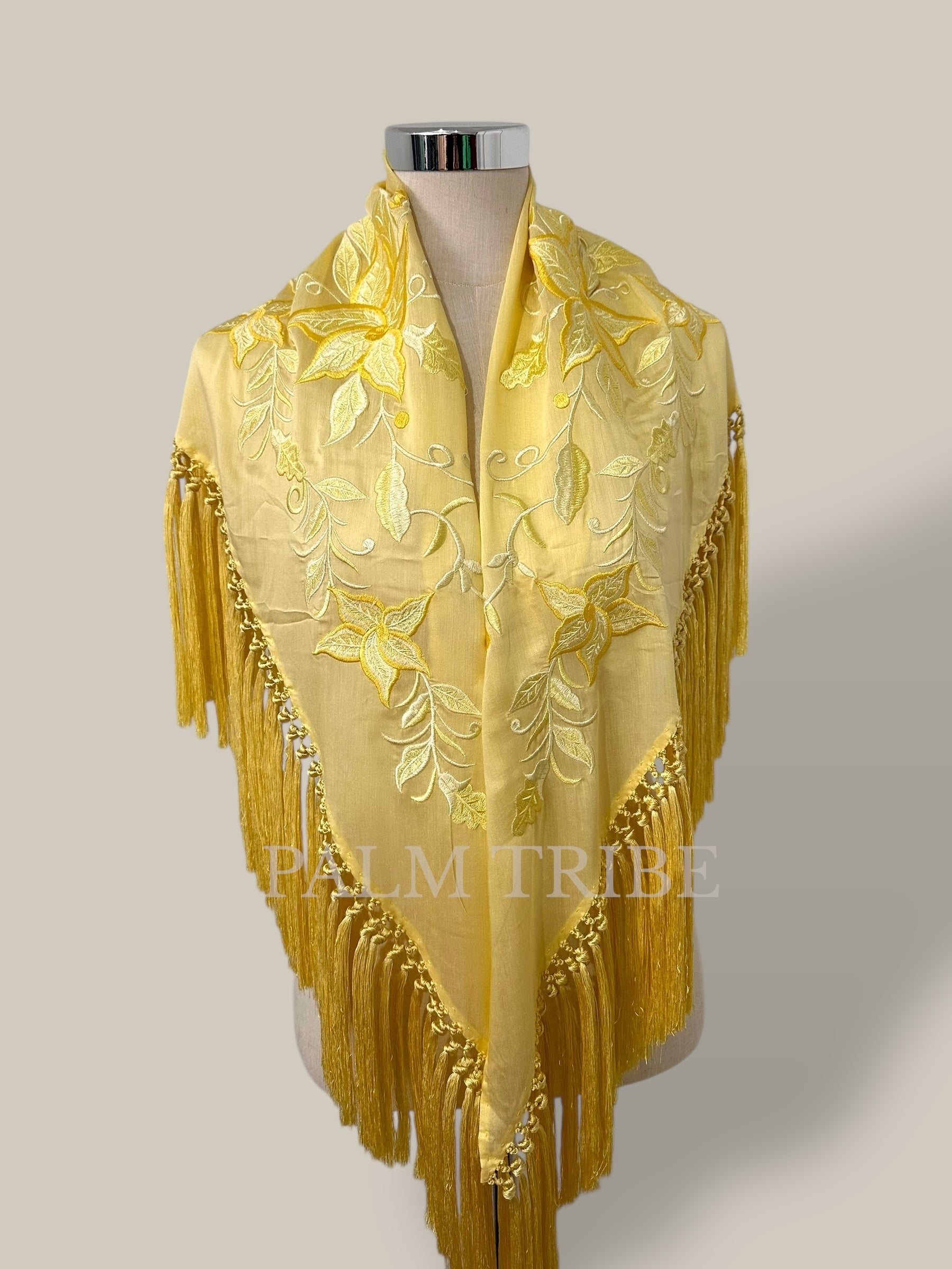 Mantoncillo Lirio Amarillo 100% seda