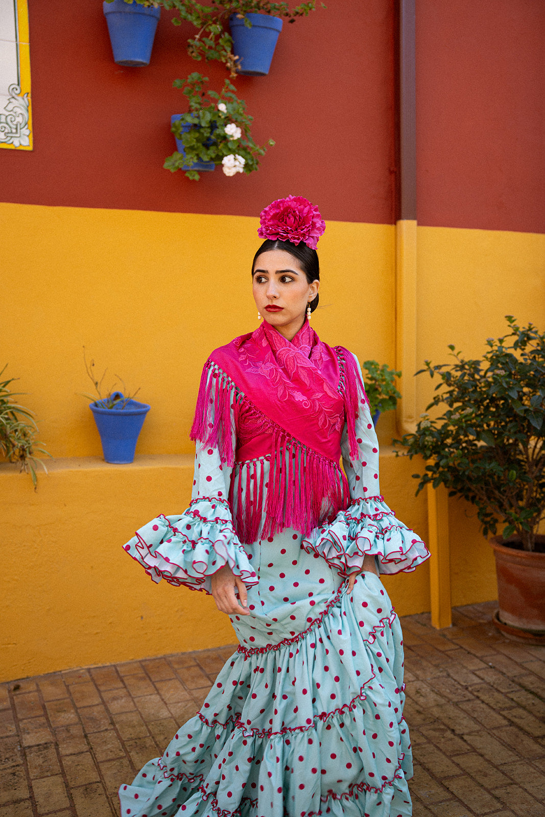 Traje de flamenca - Modelo Manuela Turquesa lunar fucsia