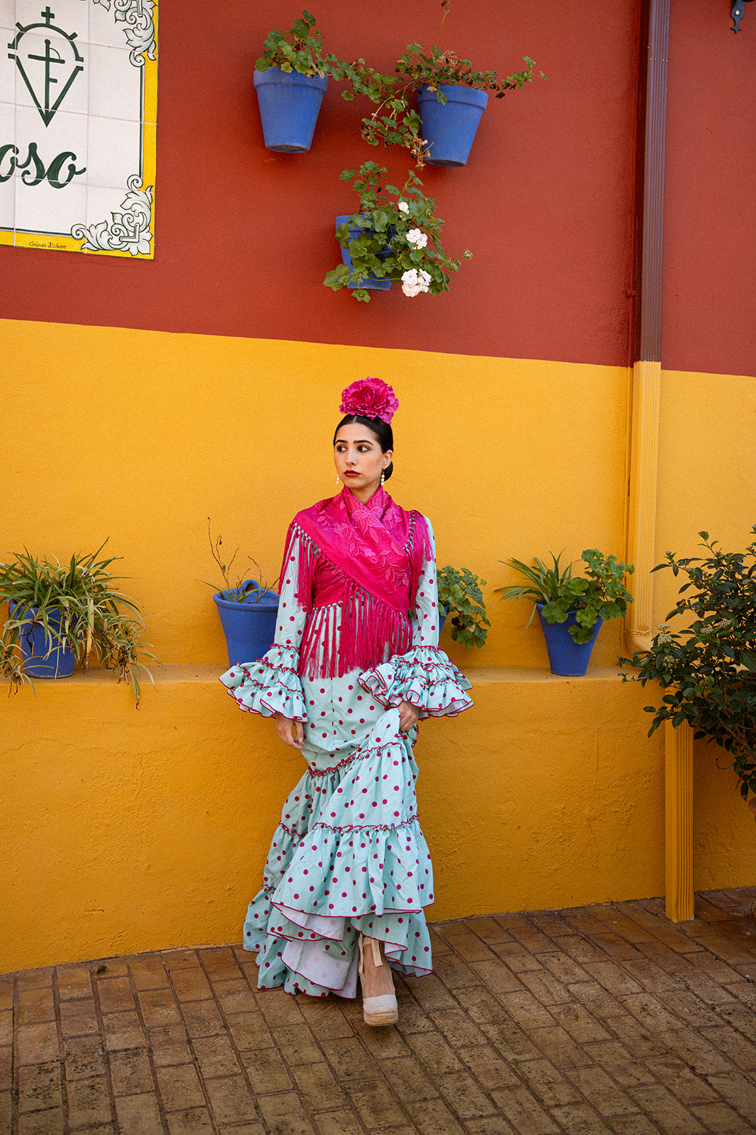 Traje de flamenca - Modelo Manuela Turquesa lunar fucsia
