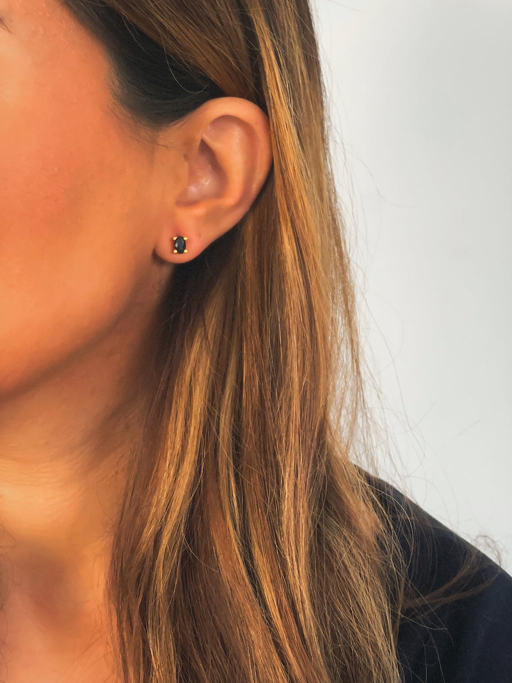 Pendiente botón cristal negro