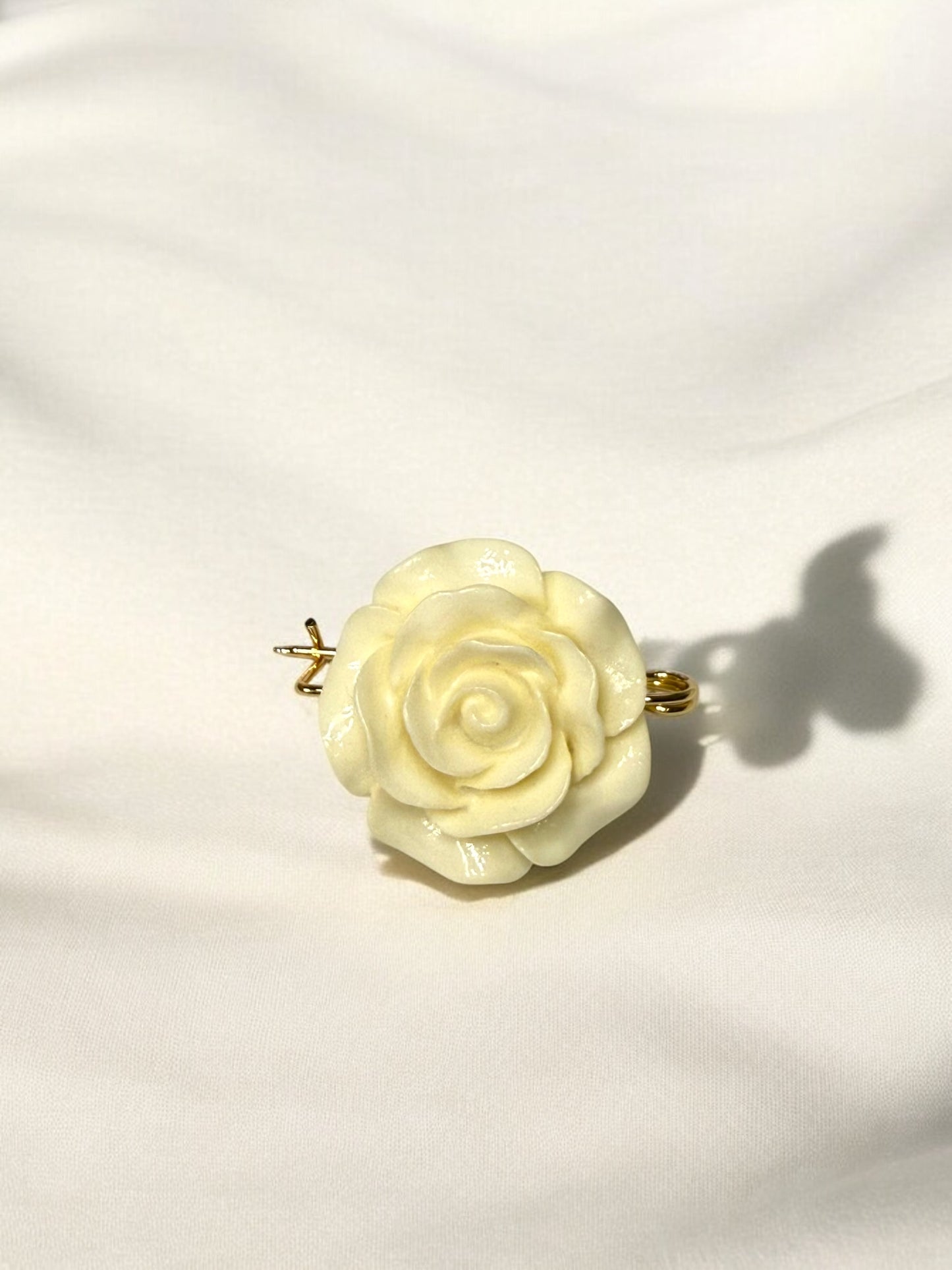 Broche Julieta Blanco roto