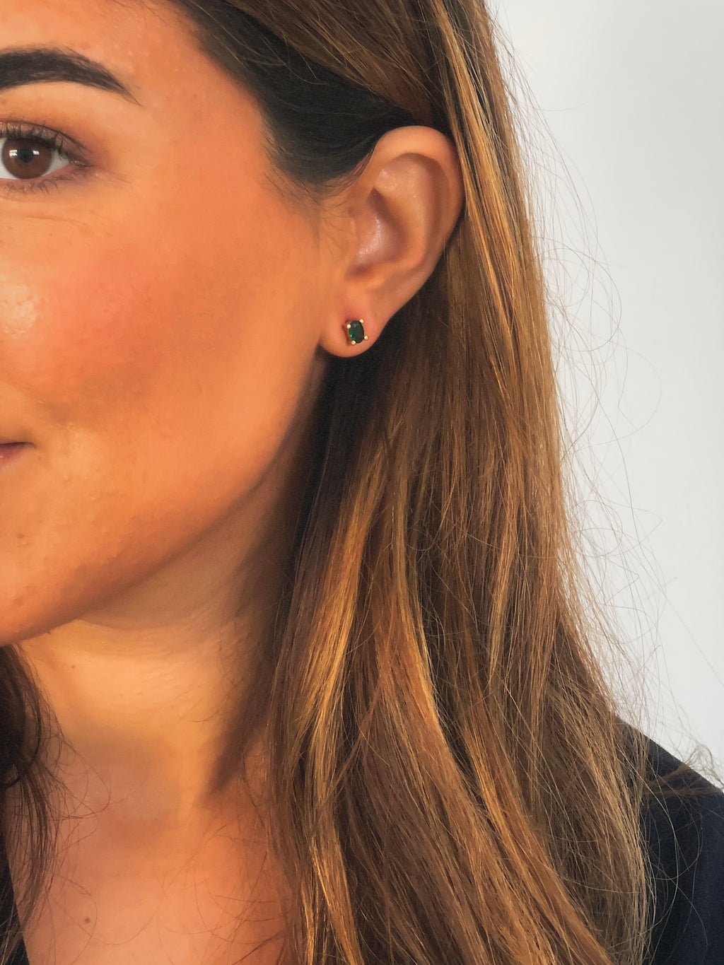 Pendiente botón cristal esmeralda