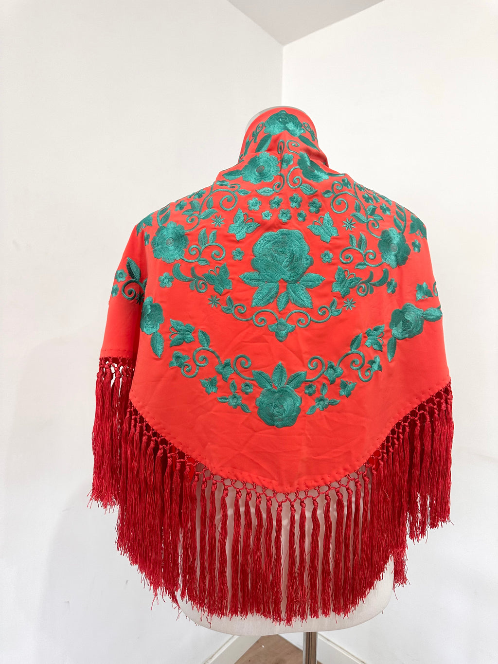 Mantoncillo Fantasía Coral Bordado Turquesa