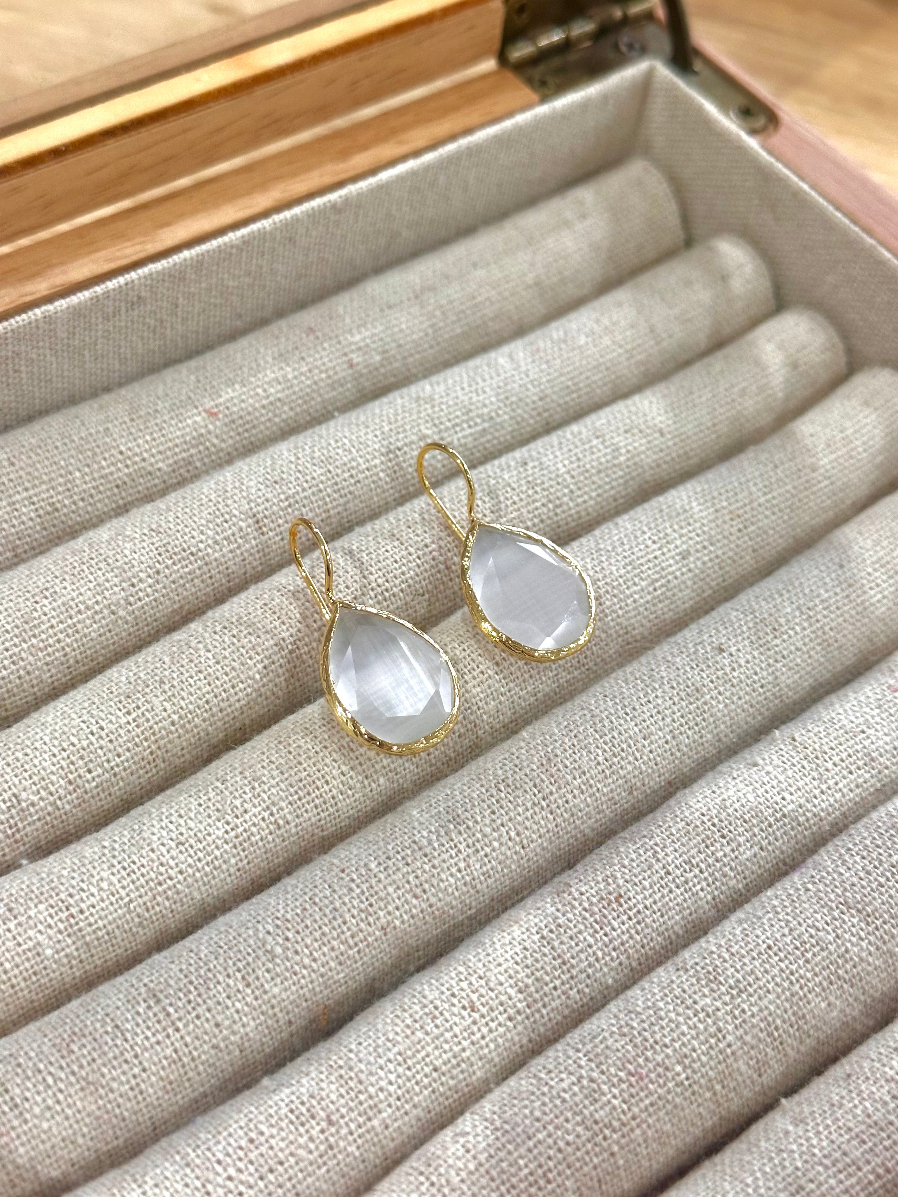 Pendiente Lagrima Blanco