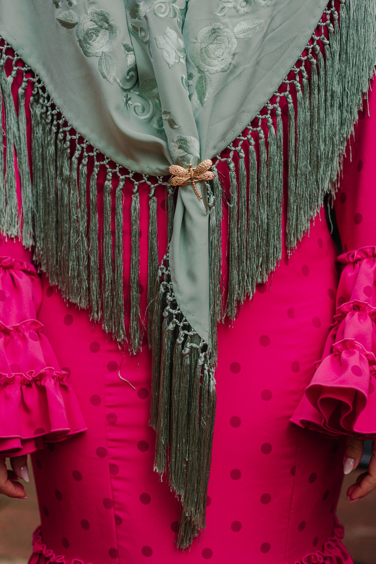 Mantoncillo Fantasía verde jabonoso bordado al tono