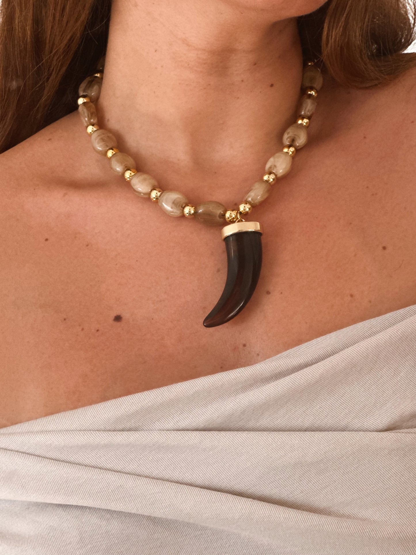 Collar Horn Camel