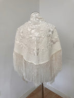 Mantoncillo Fantasía Blanco bordado al tono