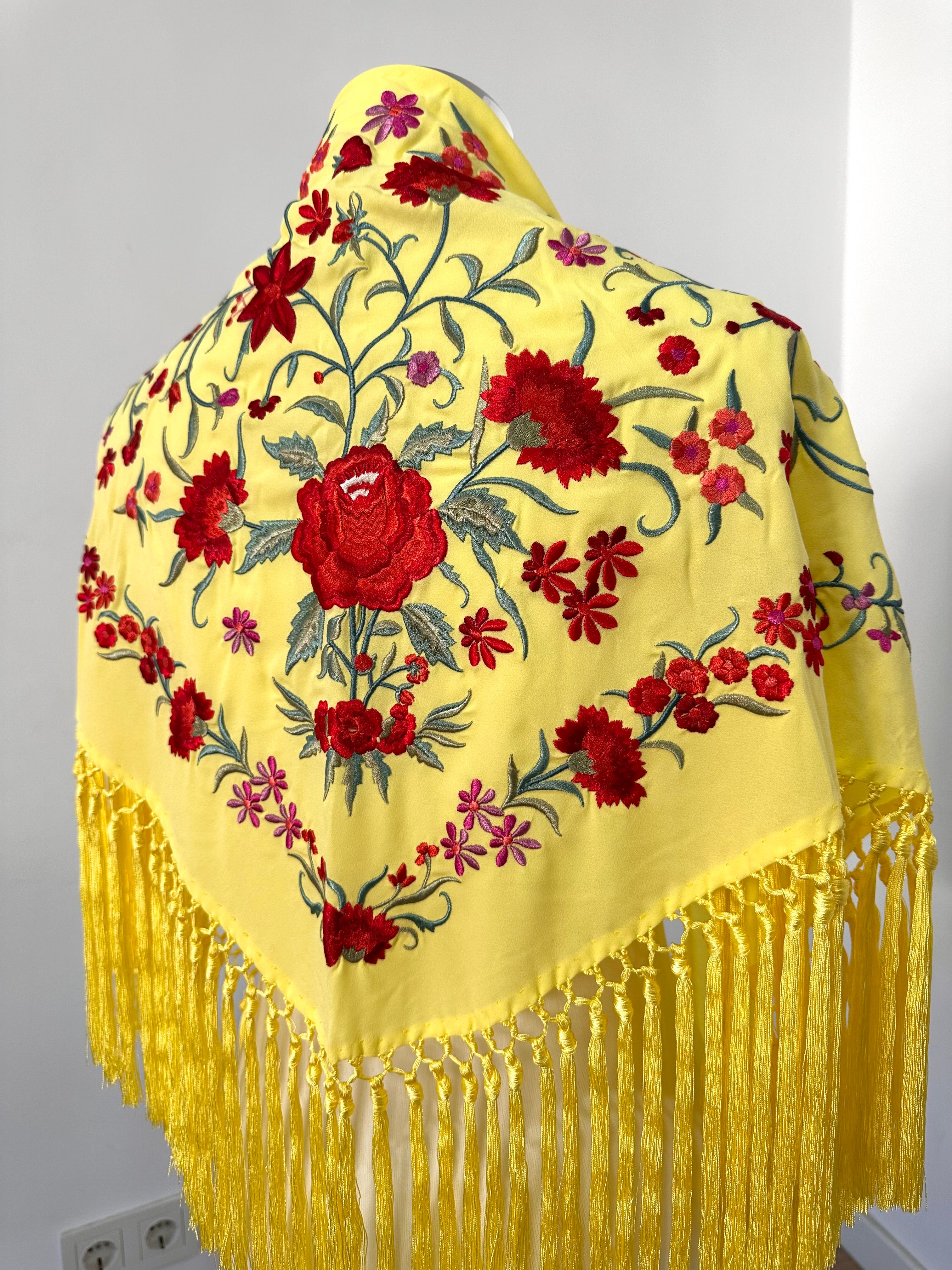 Mantoncillo Clavelines Amarillo