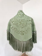 Mantoncillo Fantasía verde jabonoso bordado al tono