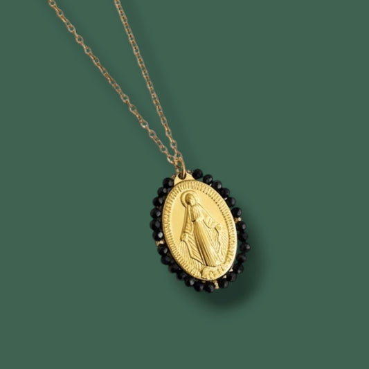 Collar medalla religiosa negro