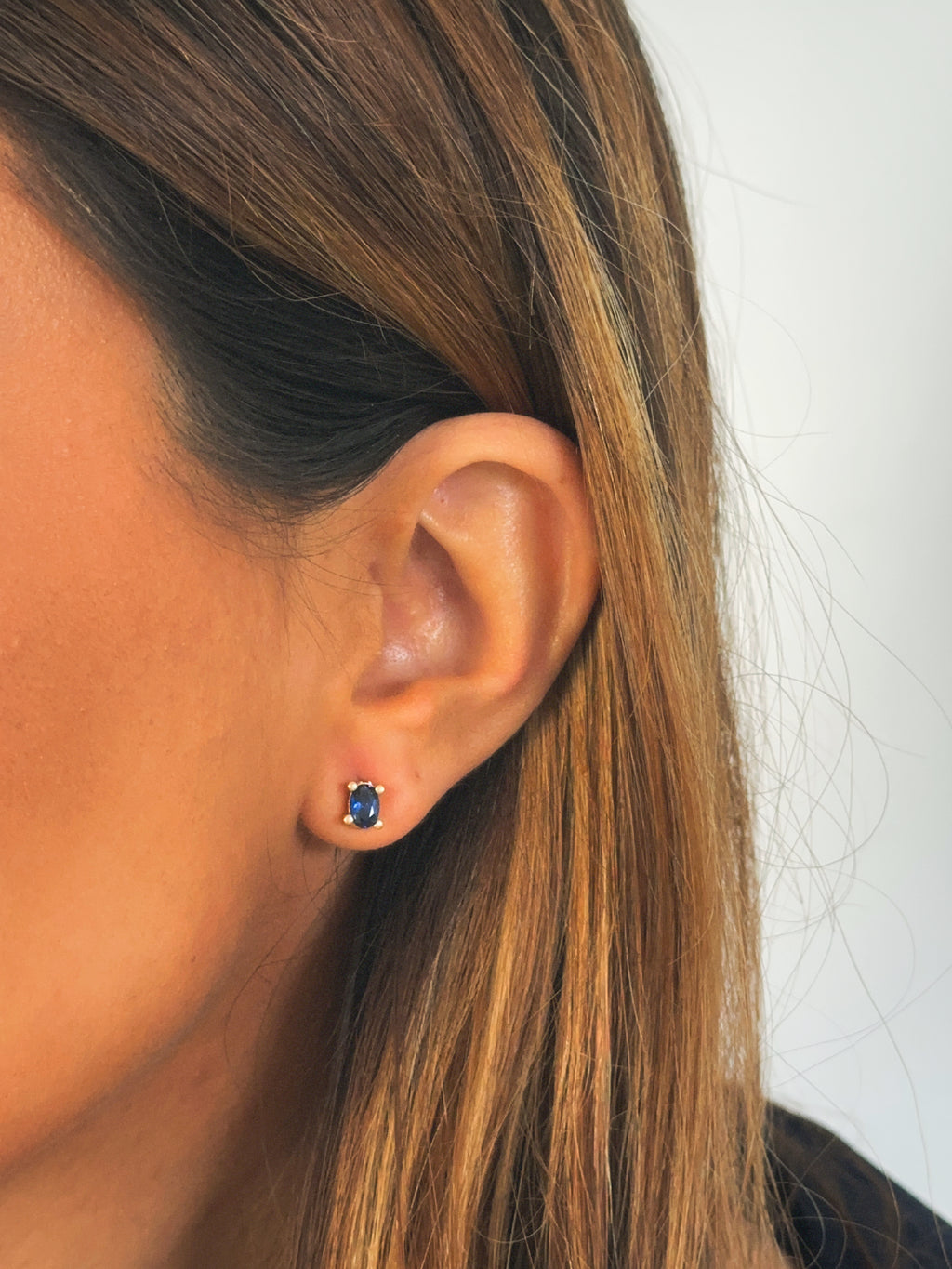 Pendiente botón cristal zafiro