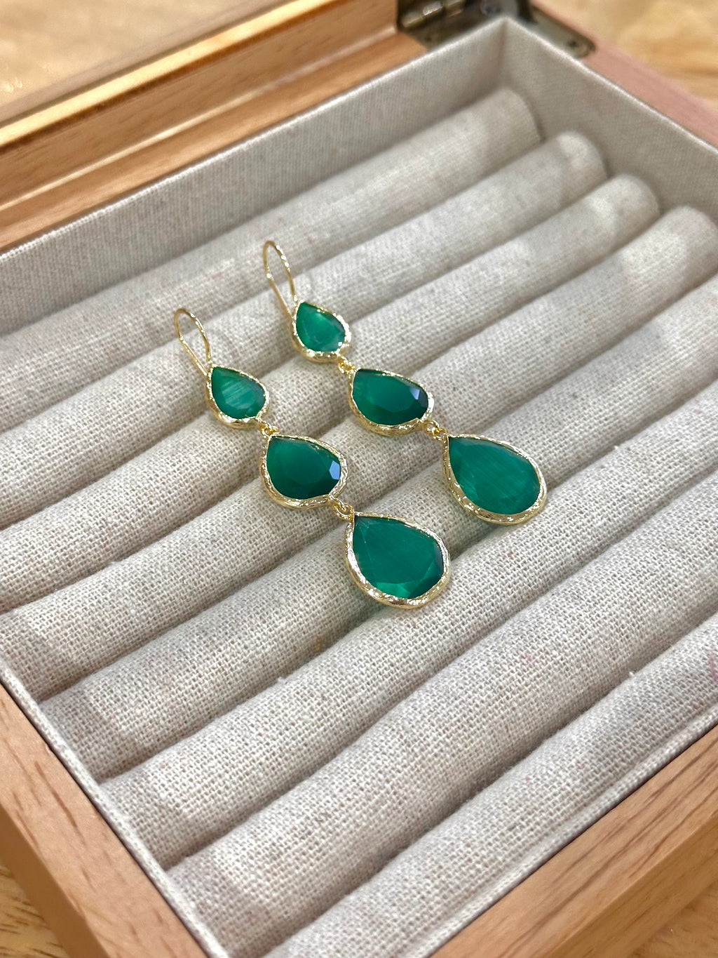 Pendientes lágrima triple Esmeralda