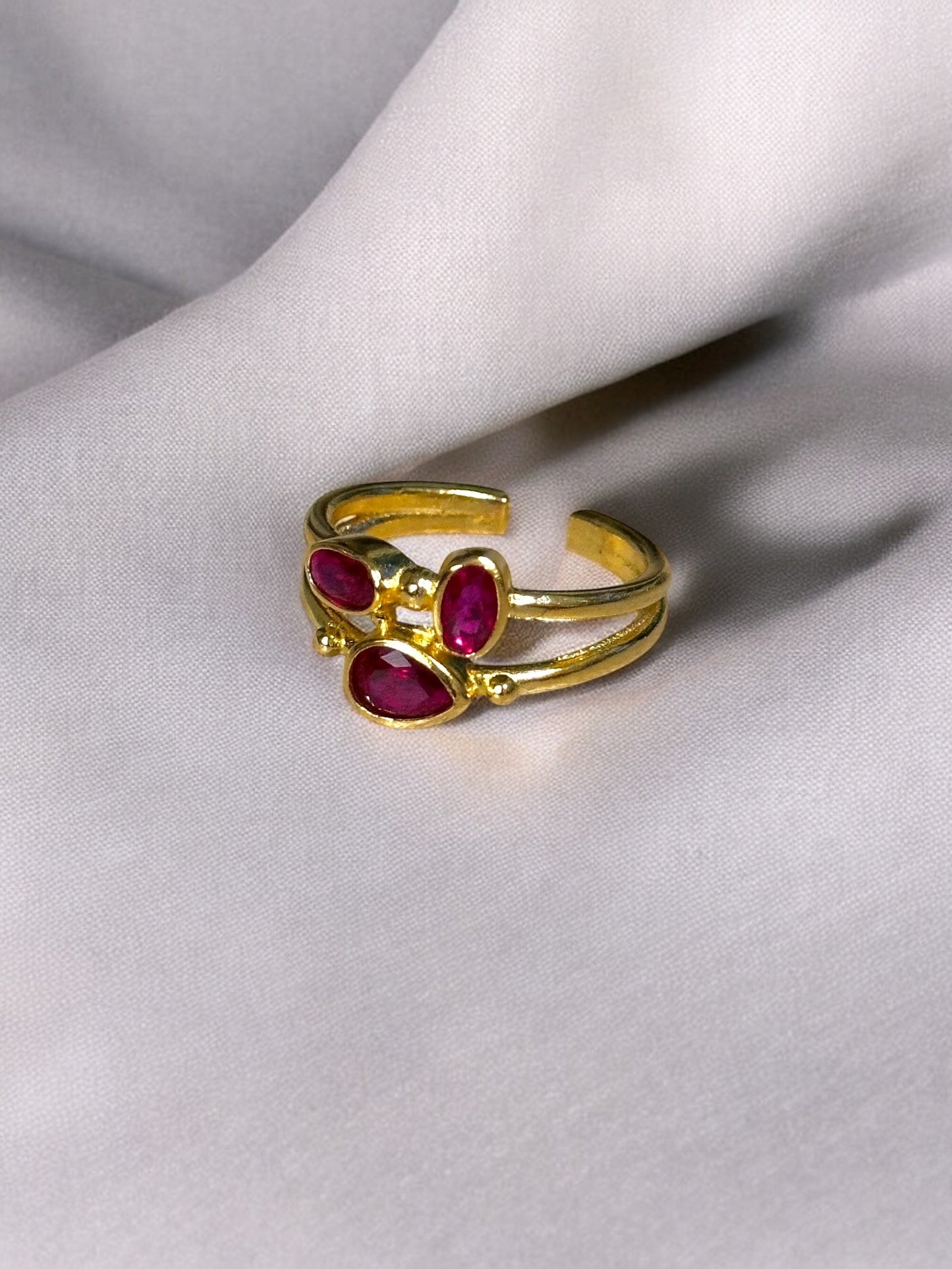 Anillo trío cristal circonita fucsia