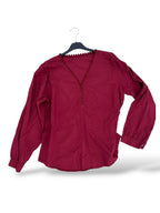 Blusa básica detalle Burdeos