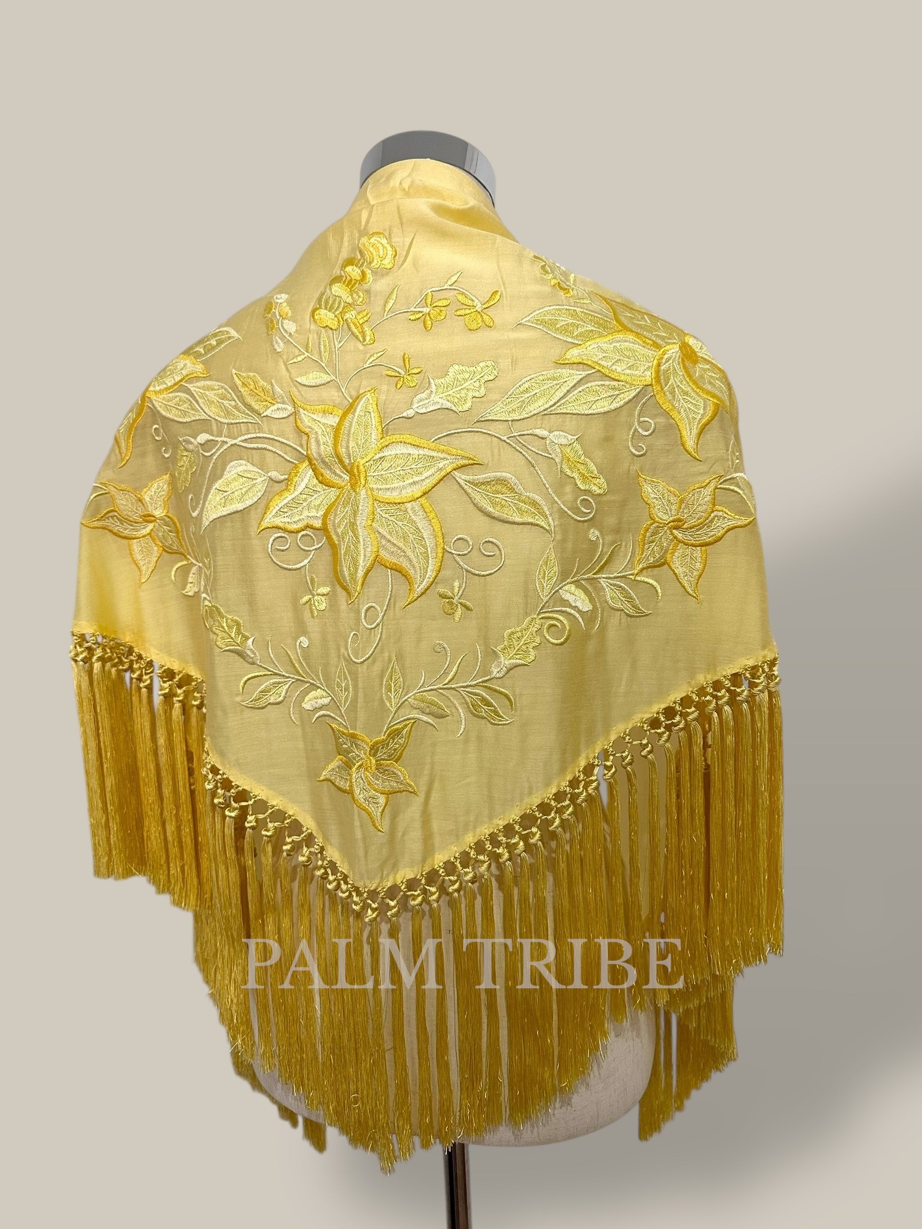 Mantoncillo Lirio Amarillo 100% seda