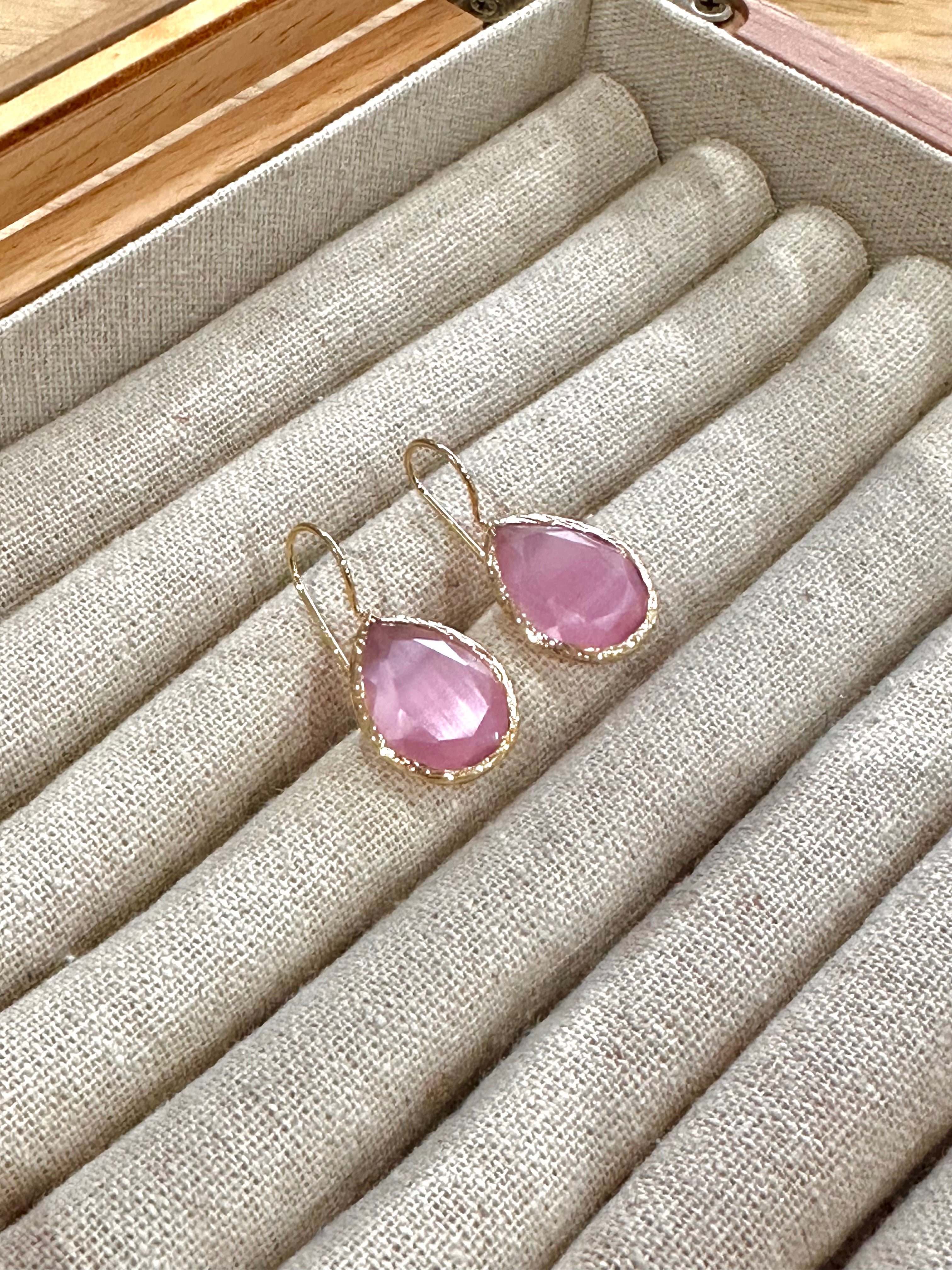 Pendiente lagrima rosa