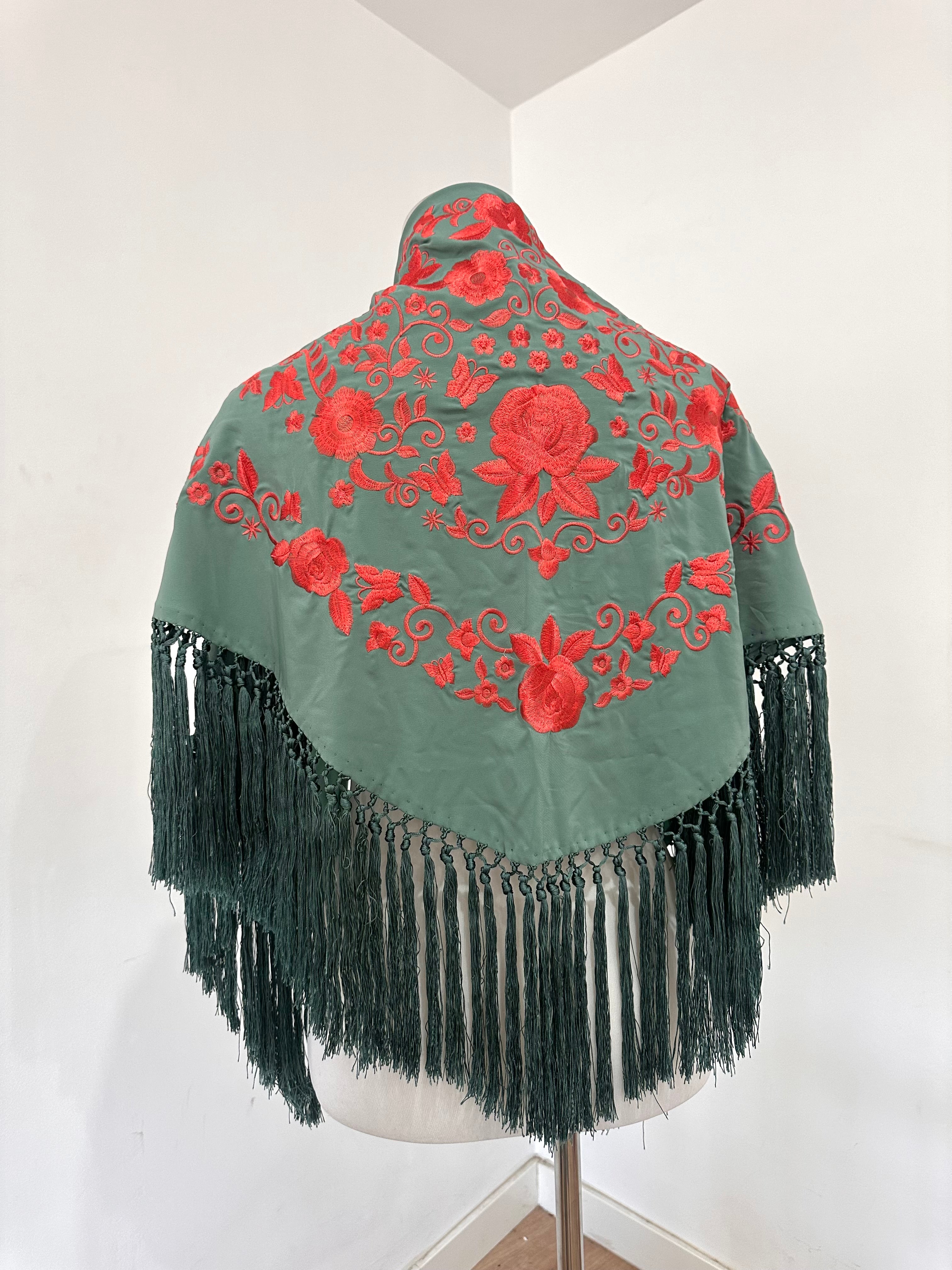 Mantoncillo Fantasía Verde Agua bordado coral