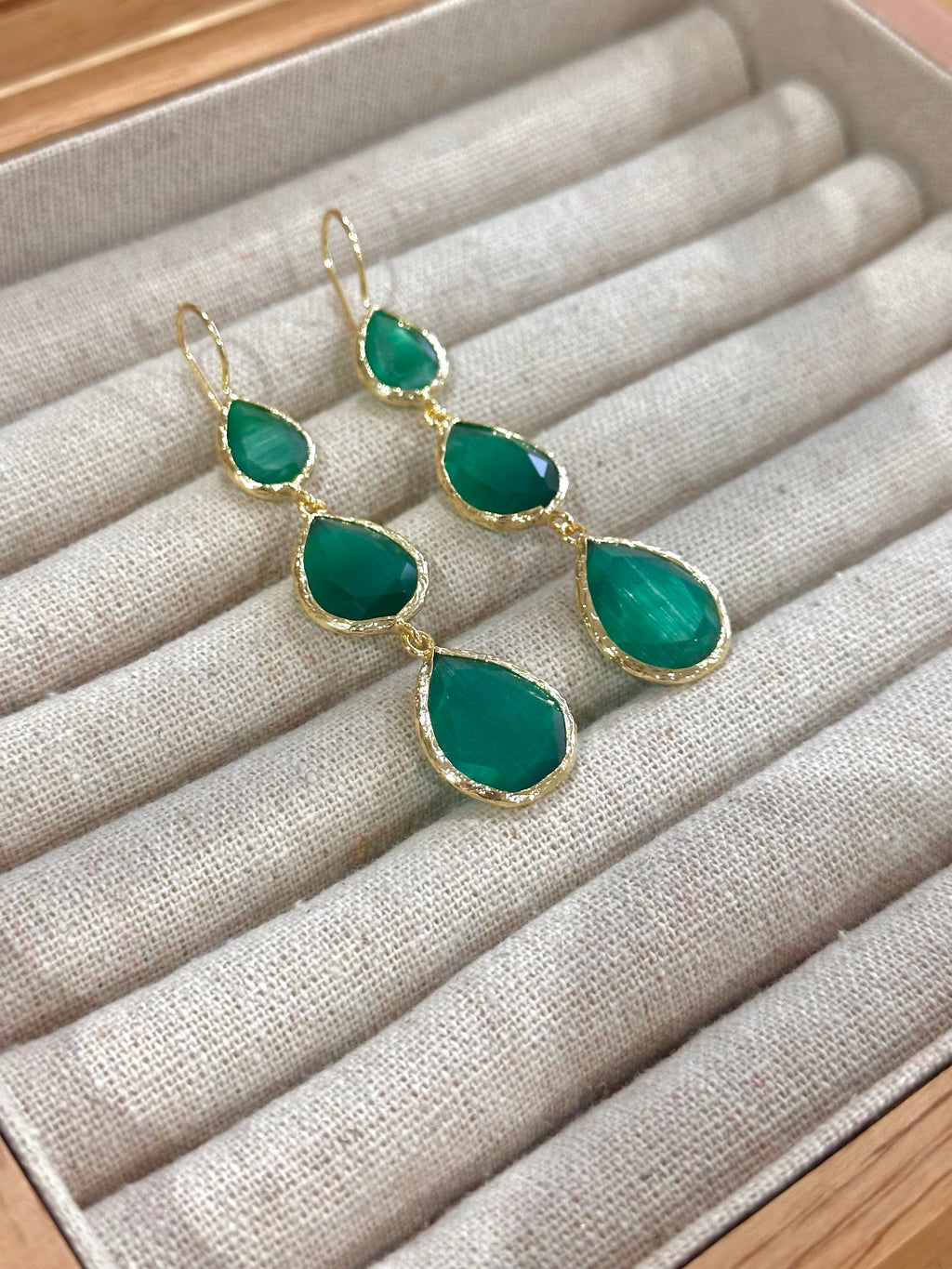 Pendientes lágrima triple Esmeralda