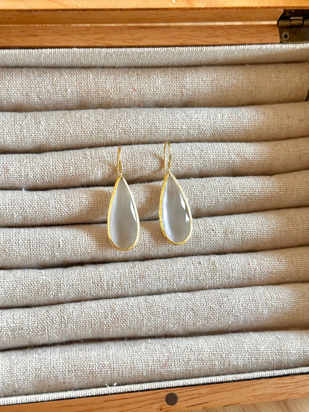 Pendientes lagrima BIG blanco