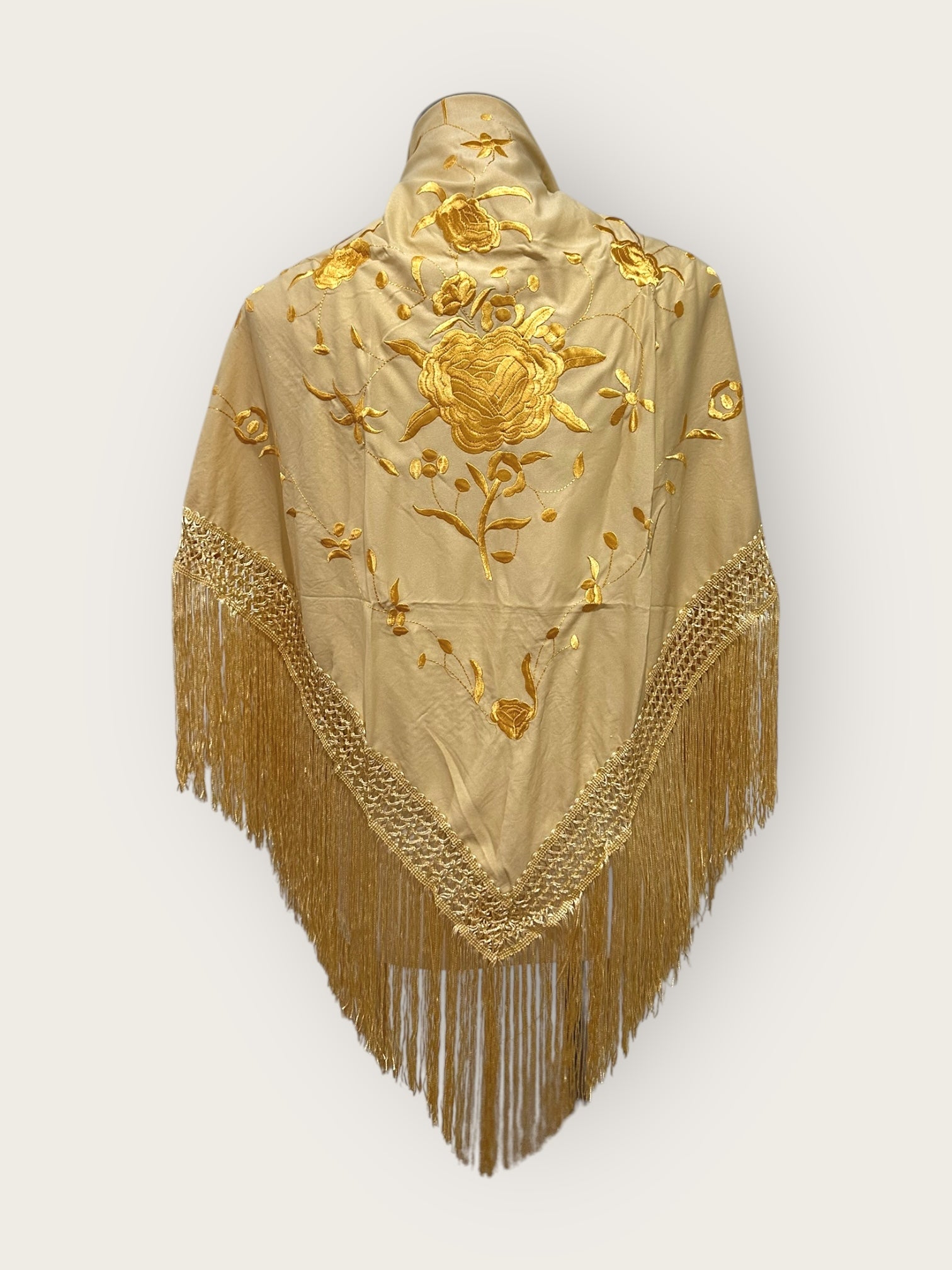 Mantoncillo Marfil Bordado dorado