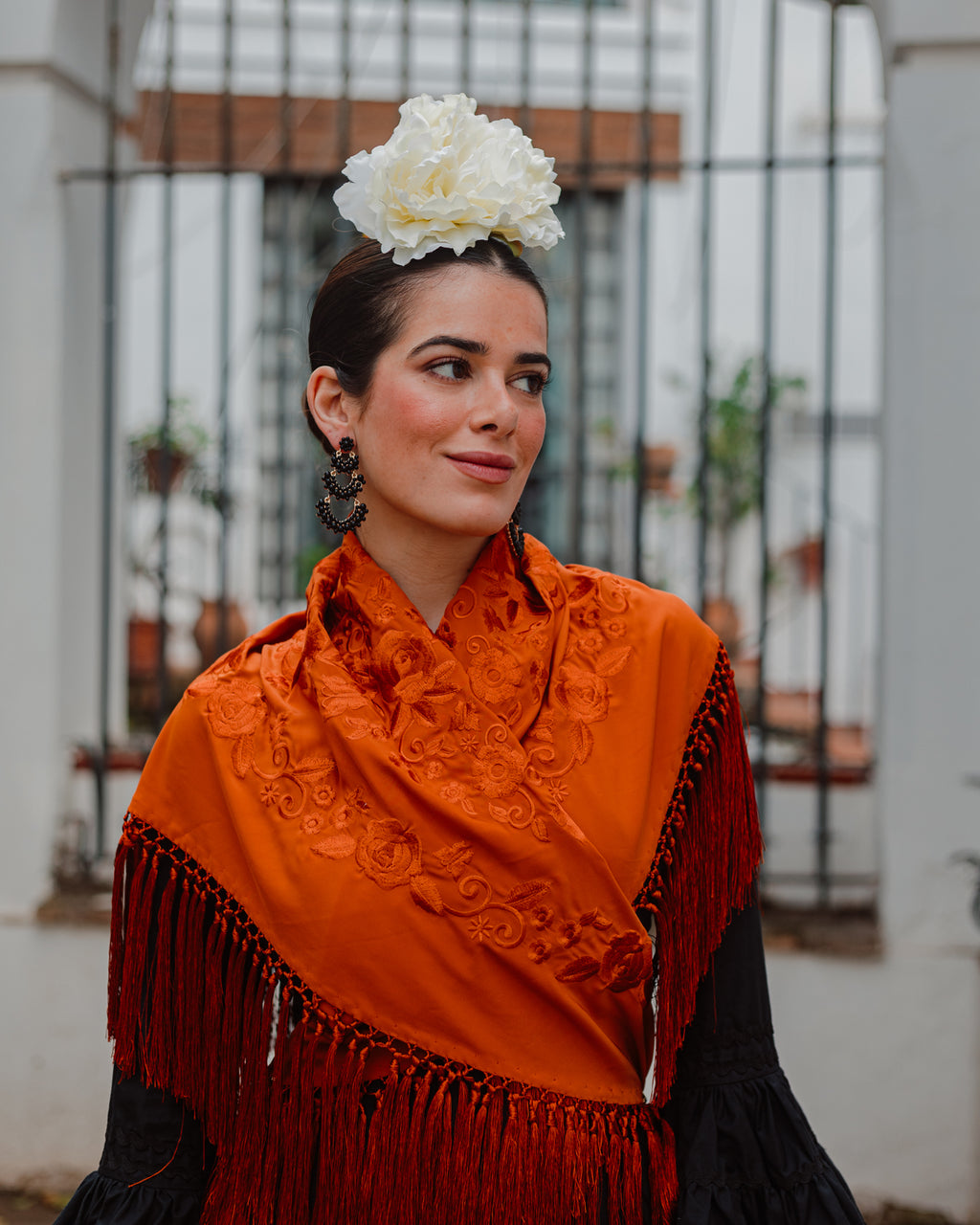 Mantoncillo Fantasía naranja teja bordado al tono