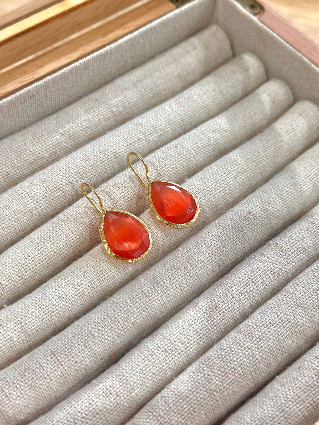 Pendientes lagrima naranja fuerte