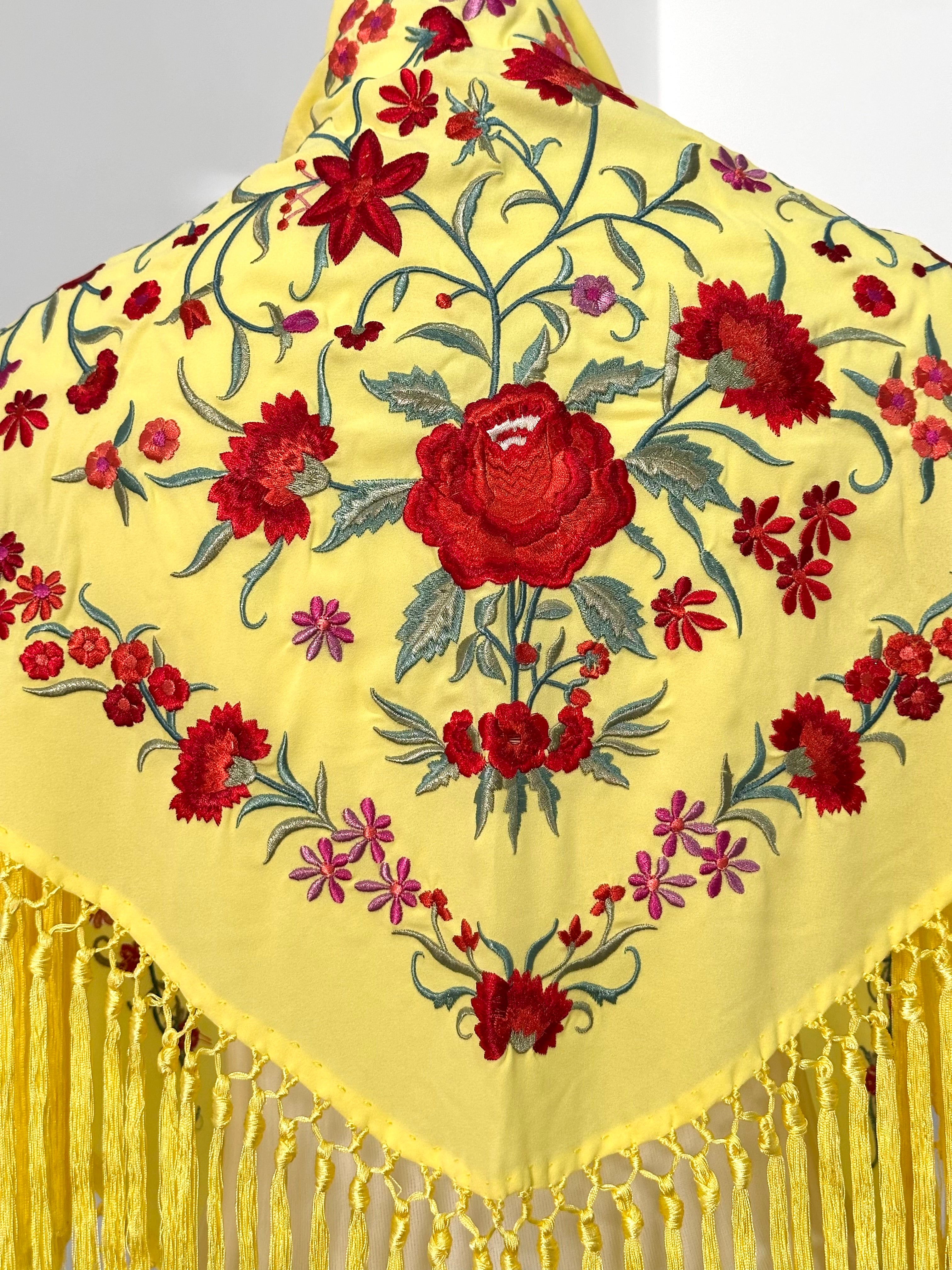 Mantoncillo Clavelines Amarillo