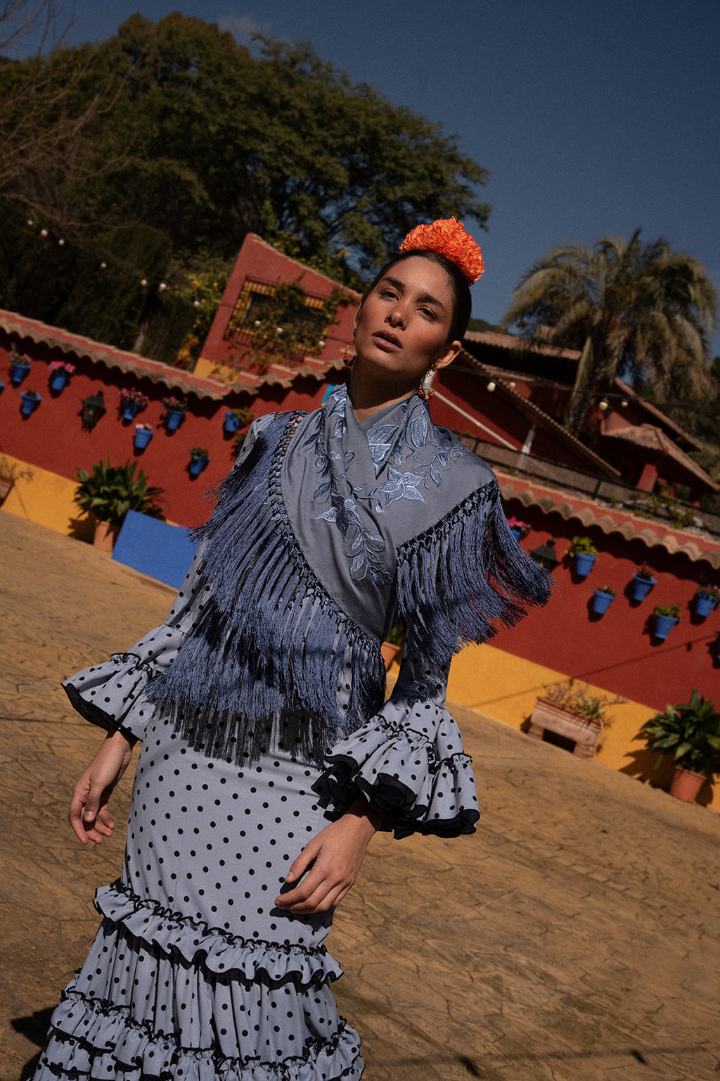 Traje de Flamenca - Modelo Clavel Gris y Negro