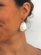 Pendientes gota nacarado