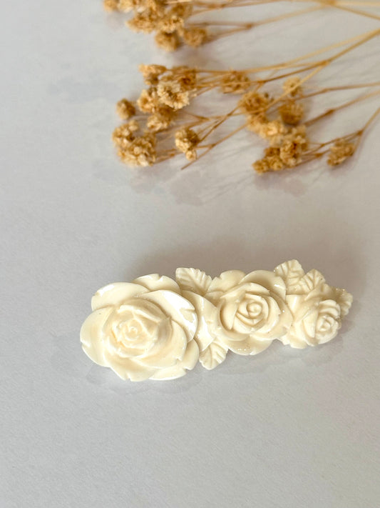 Broche rosetta blanco