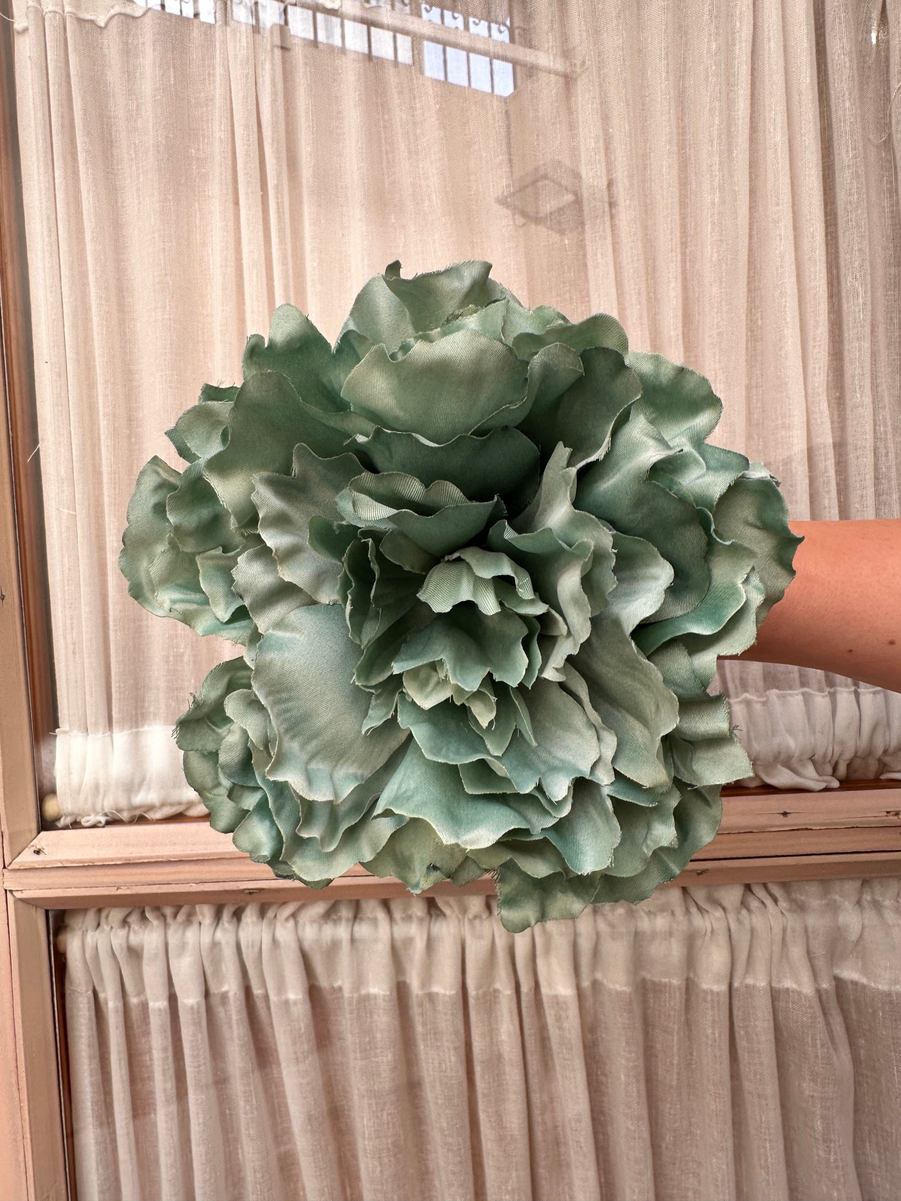 Peonia grande verde jabonoso