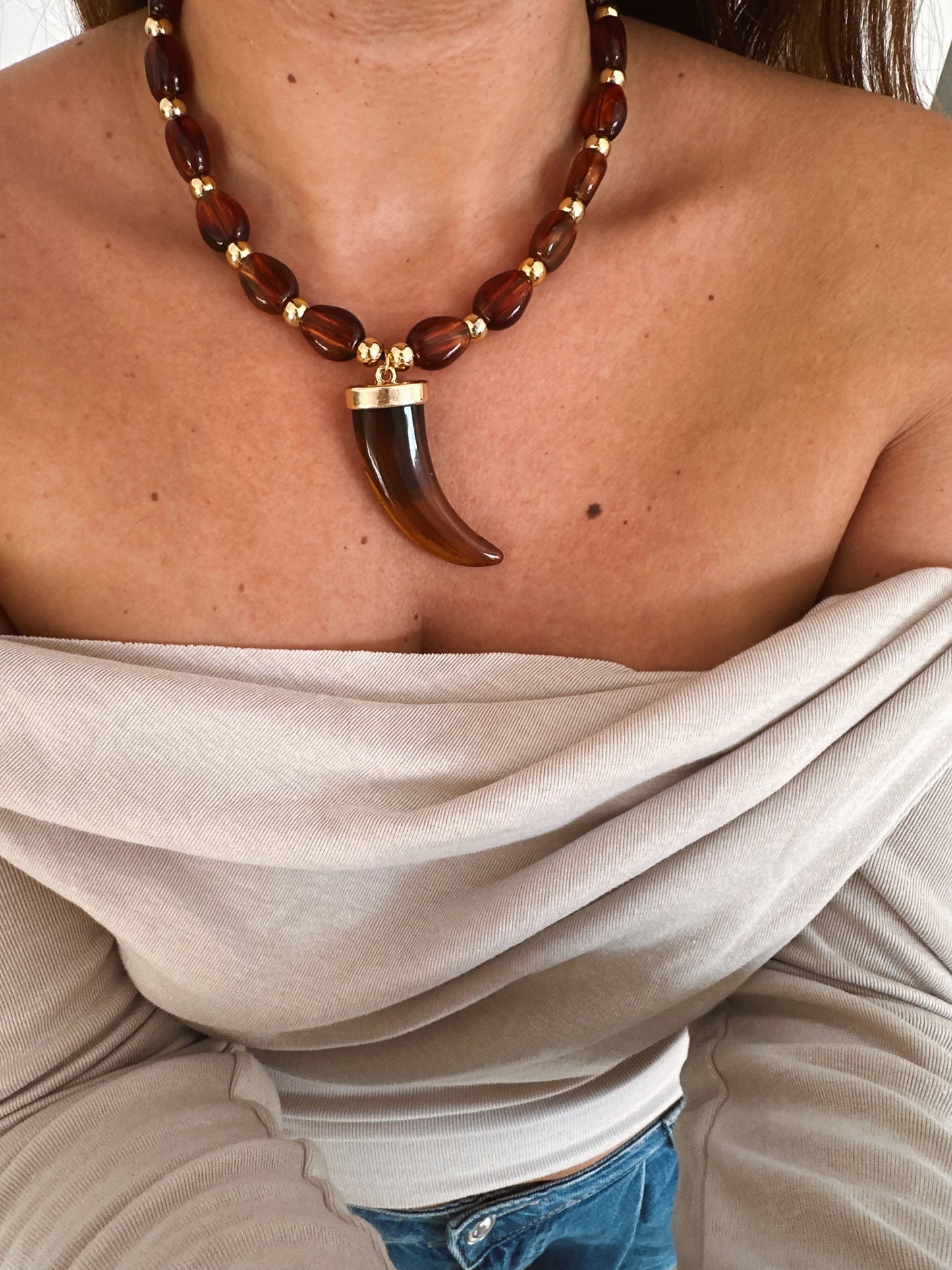 Collar Horn Marrón