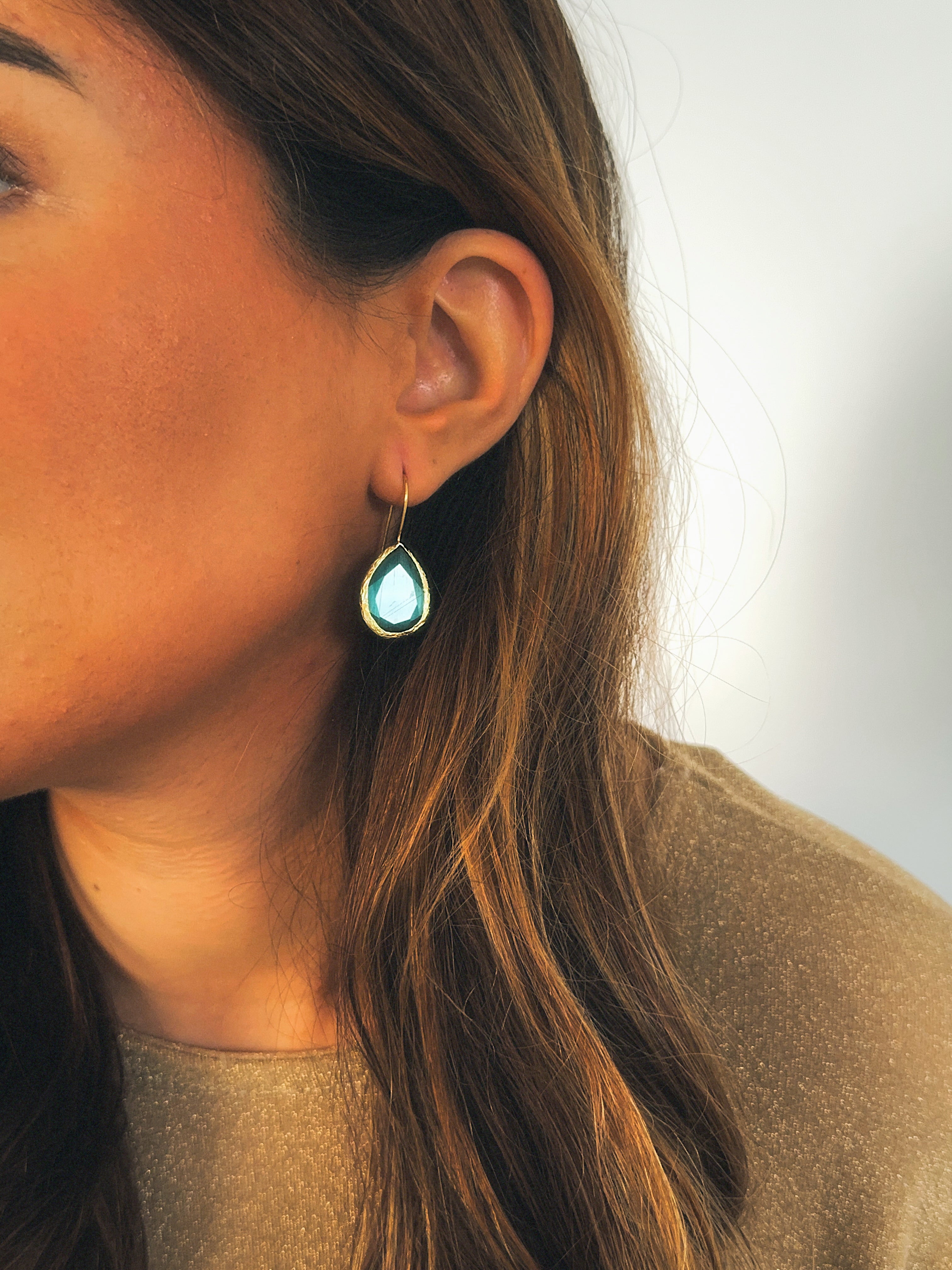 Pendiente gota cristal azul claro