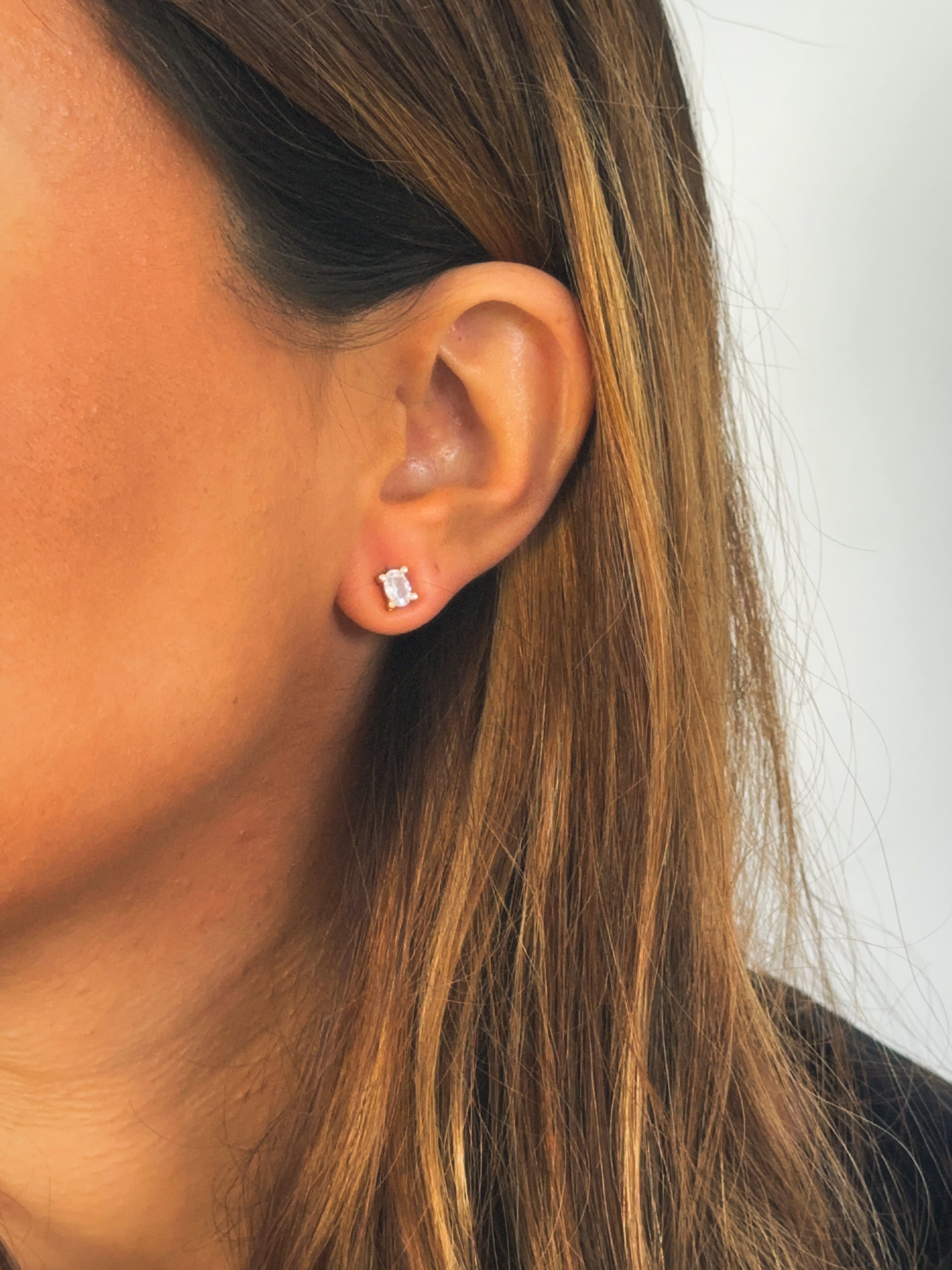 Pendiente botón cristal blanco