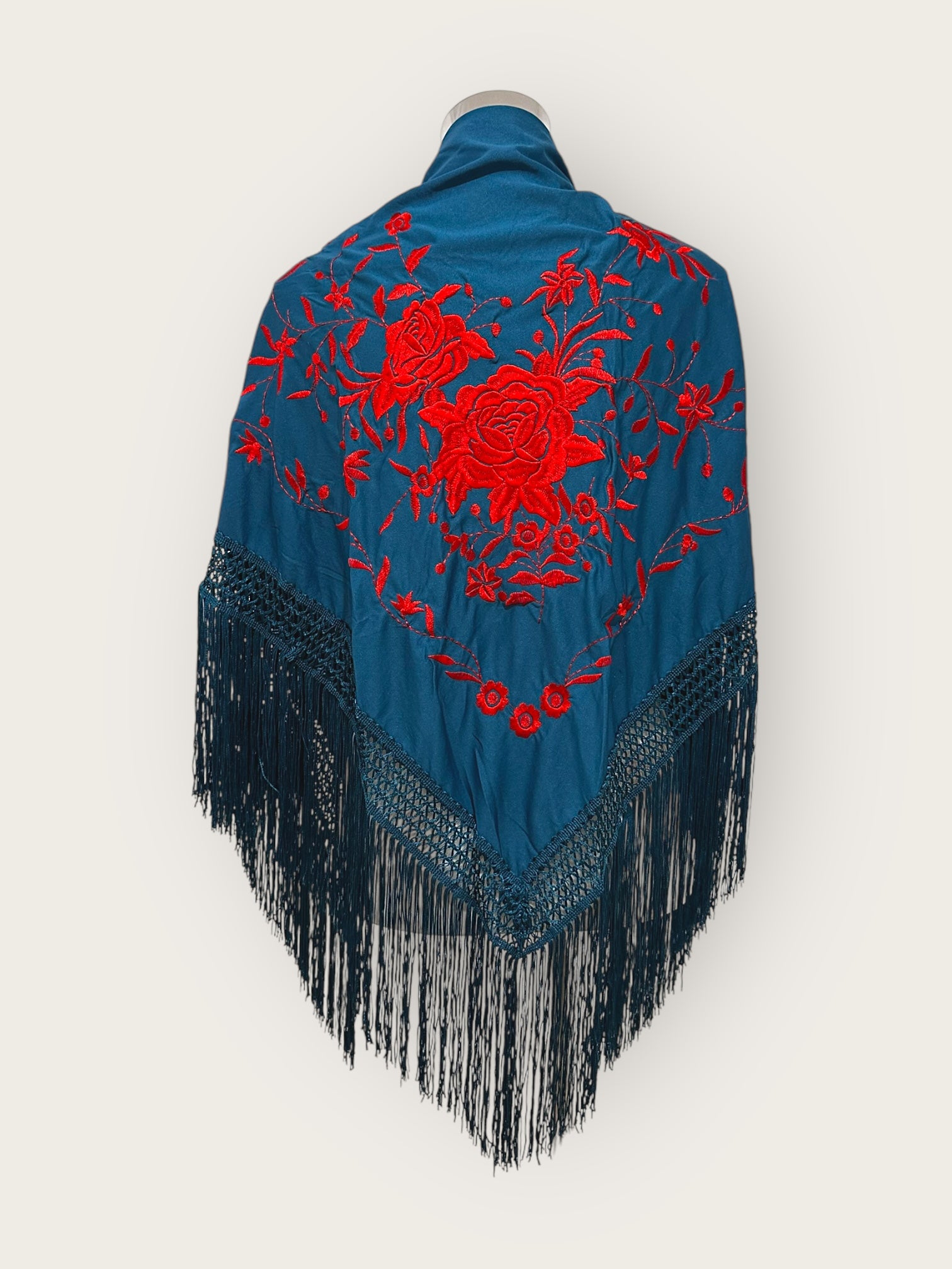 Mantoncillo Petróleo bordado rojo