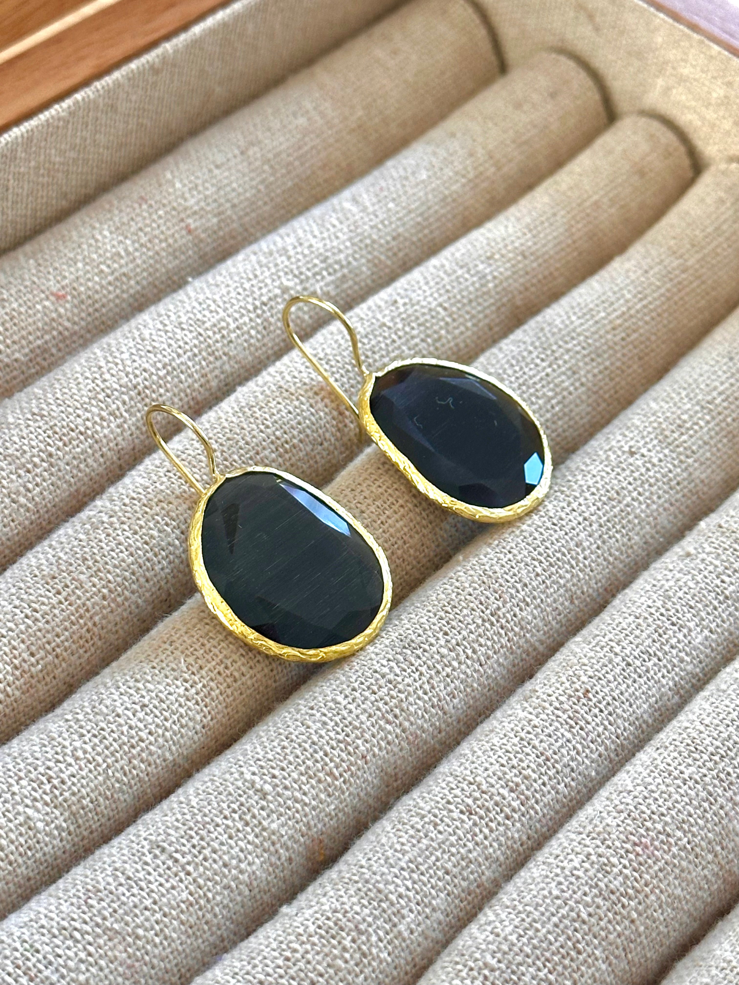 Pendientes óvalo negro