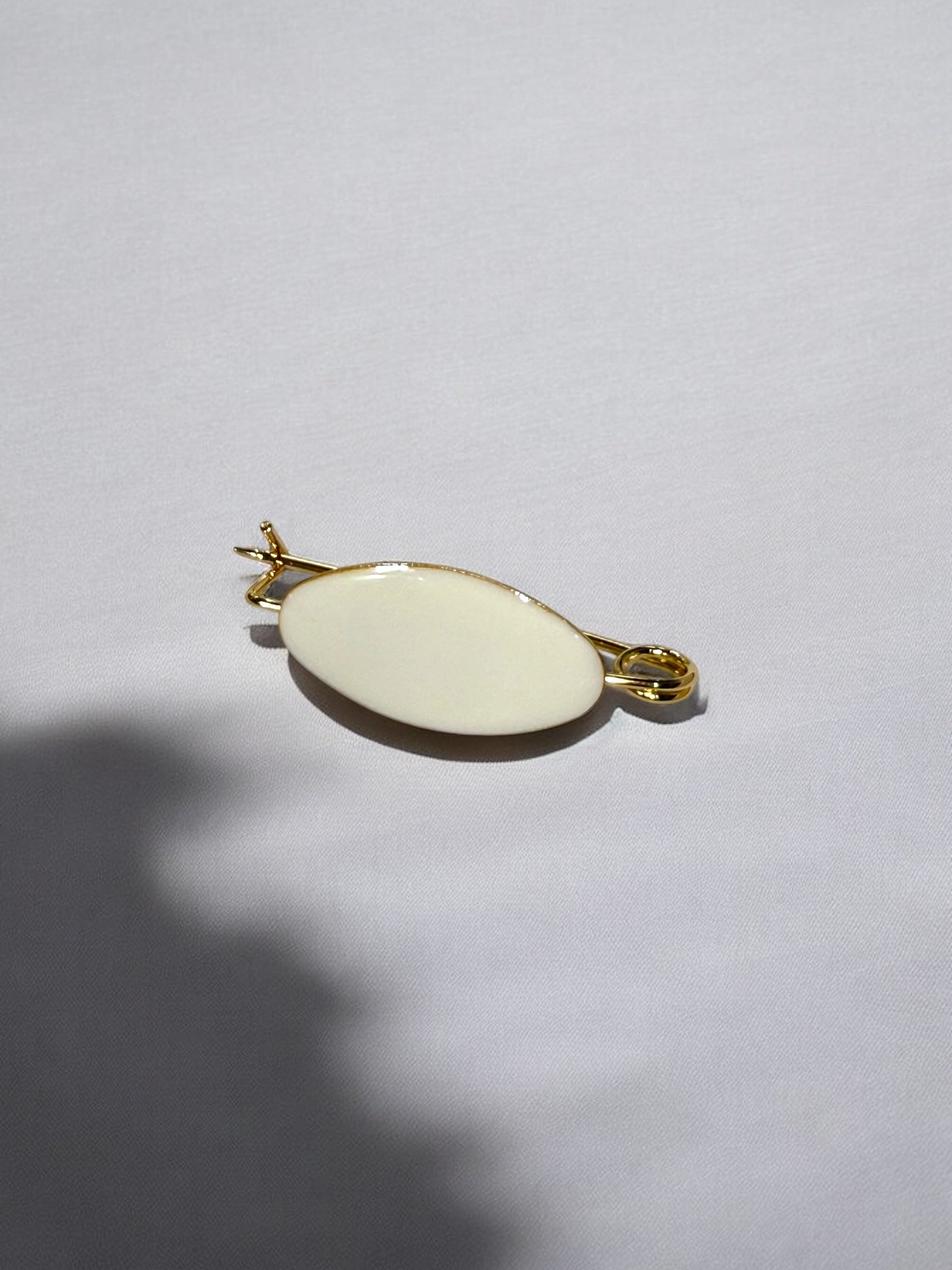 Broche Liso Blanco