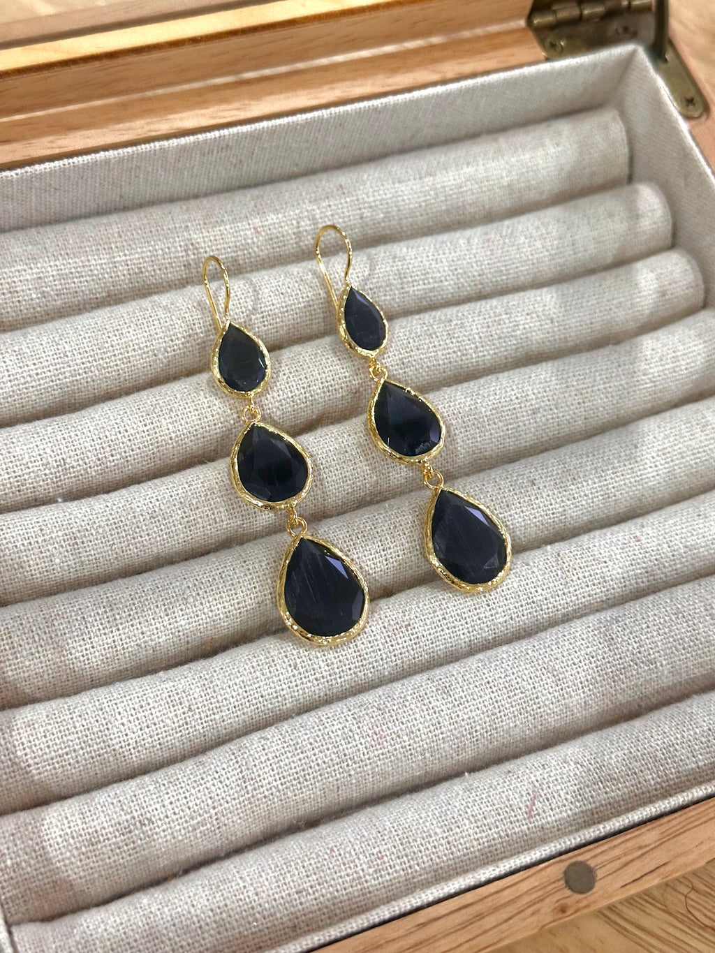 Pendientes lágrima triple negro