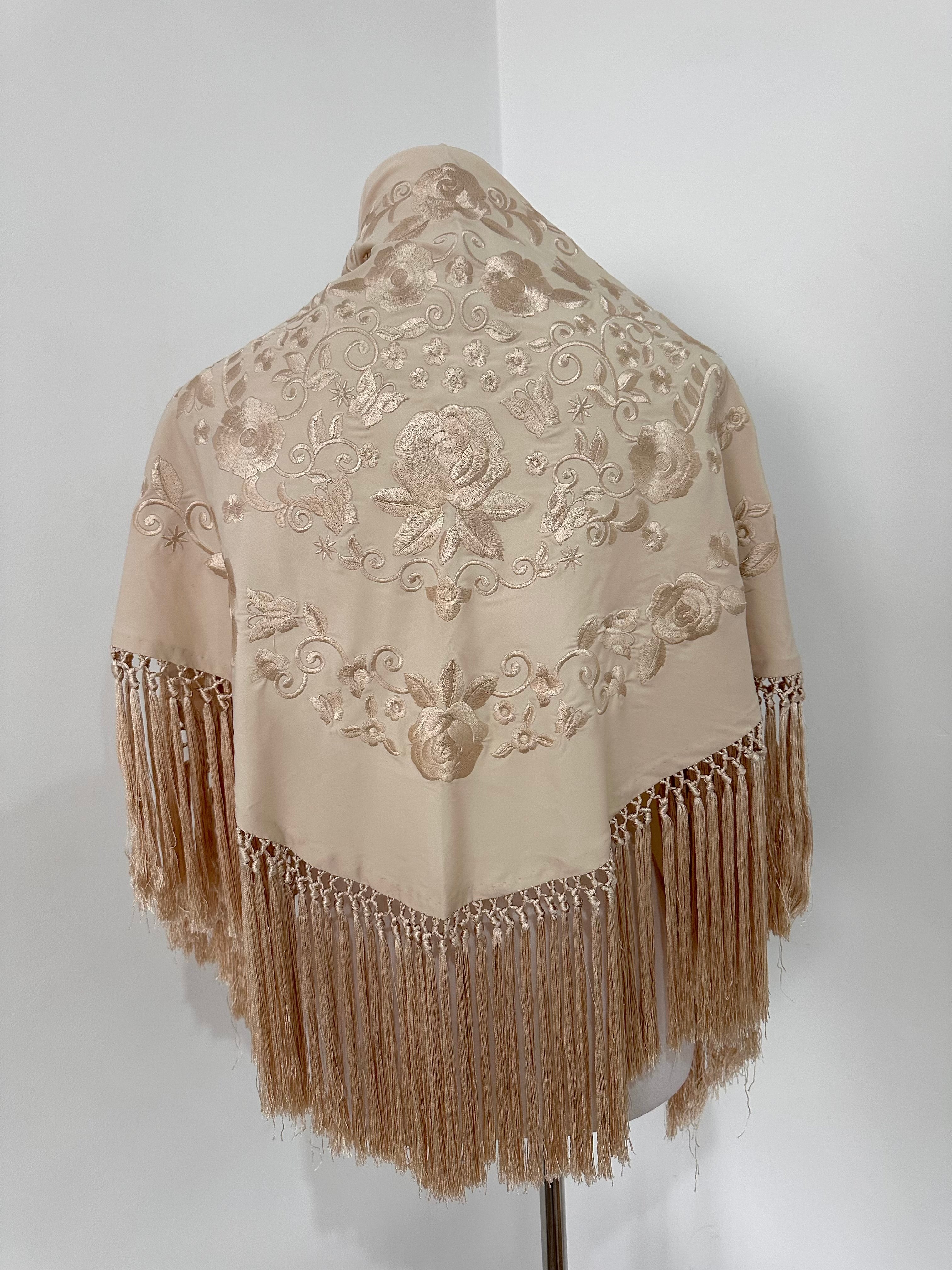 Mantoncillo Fantasía Marfil Fleco corto