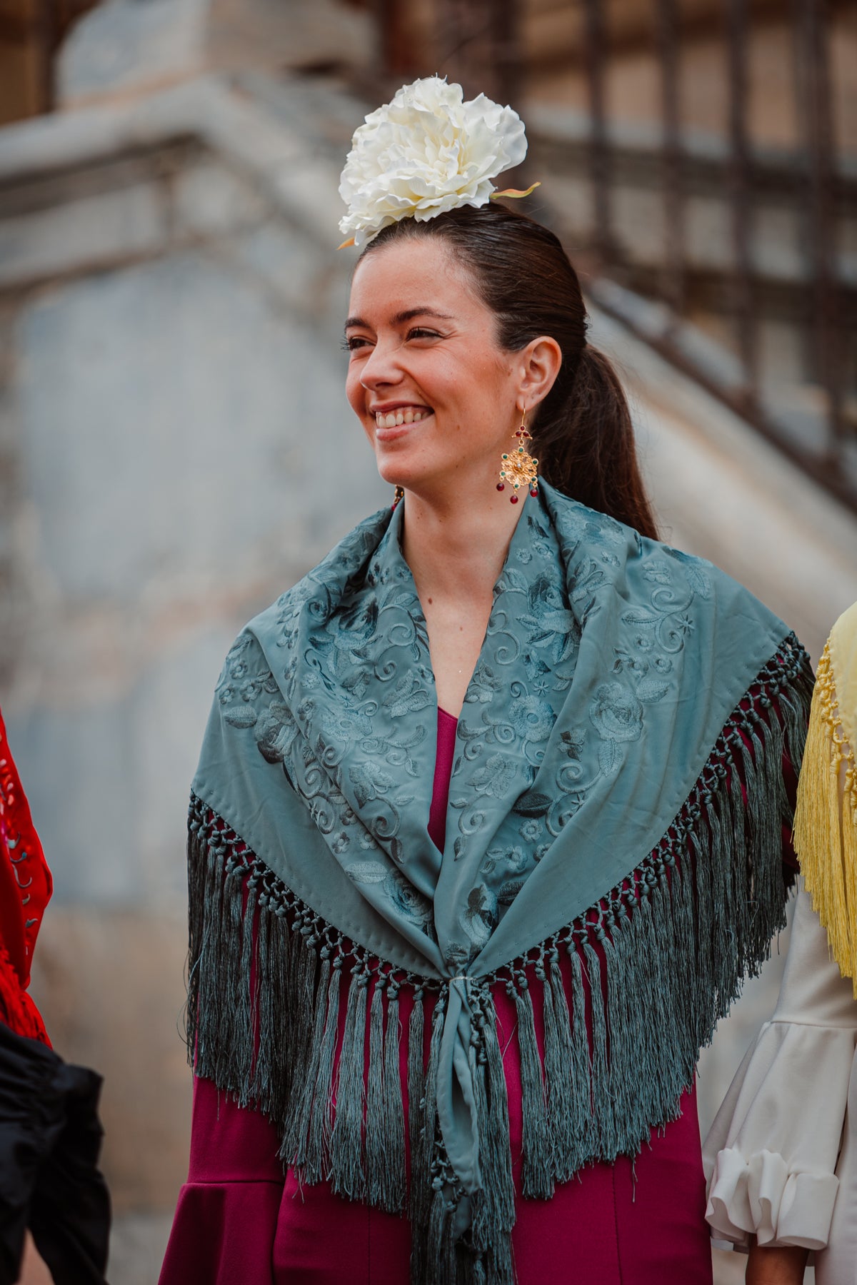 Mantoncillo Fantasía Verde Grisáceo bordado al tono