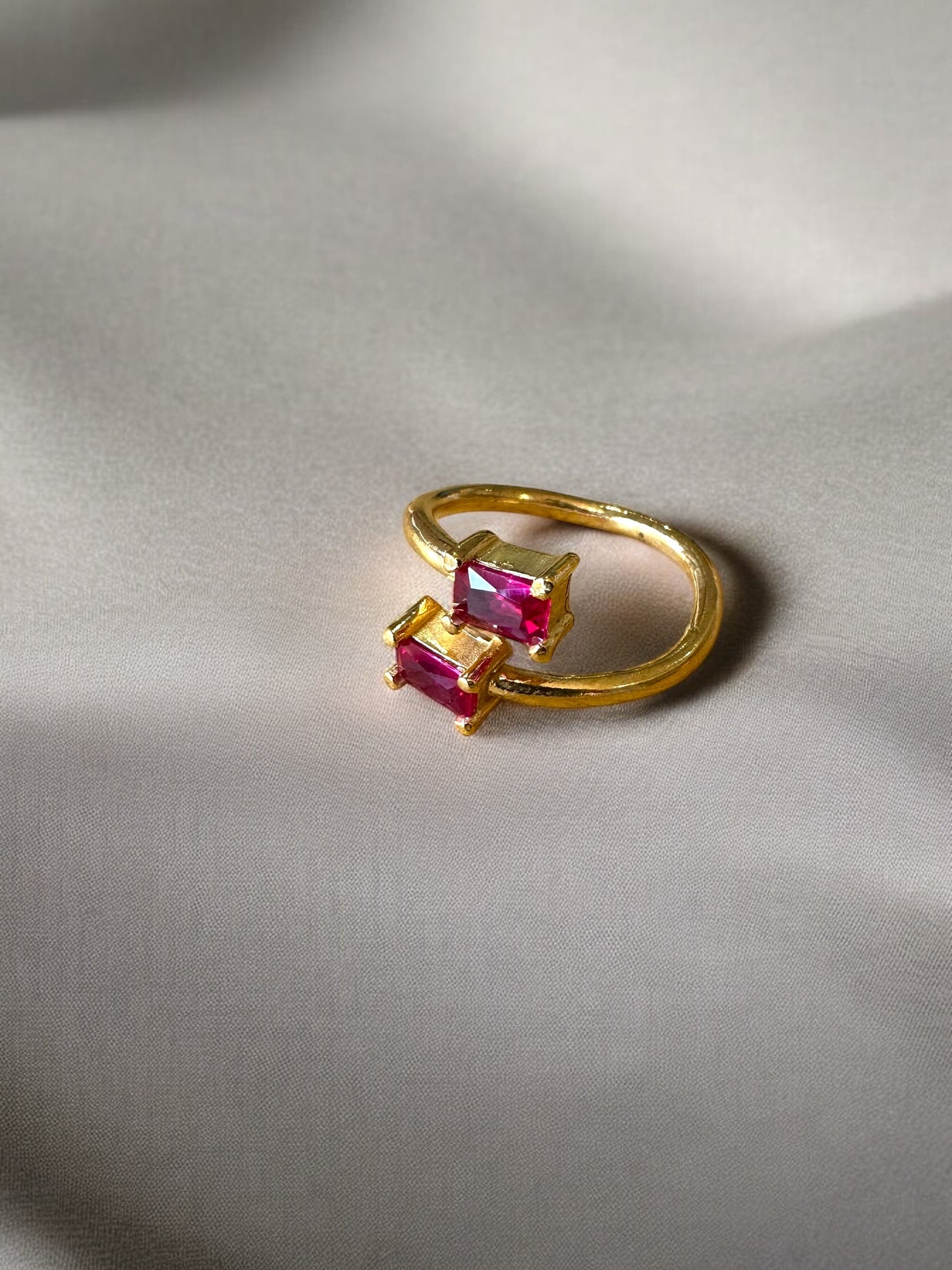 Anillo dúo  circonita fucsia