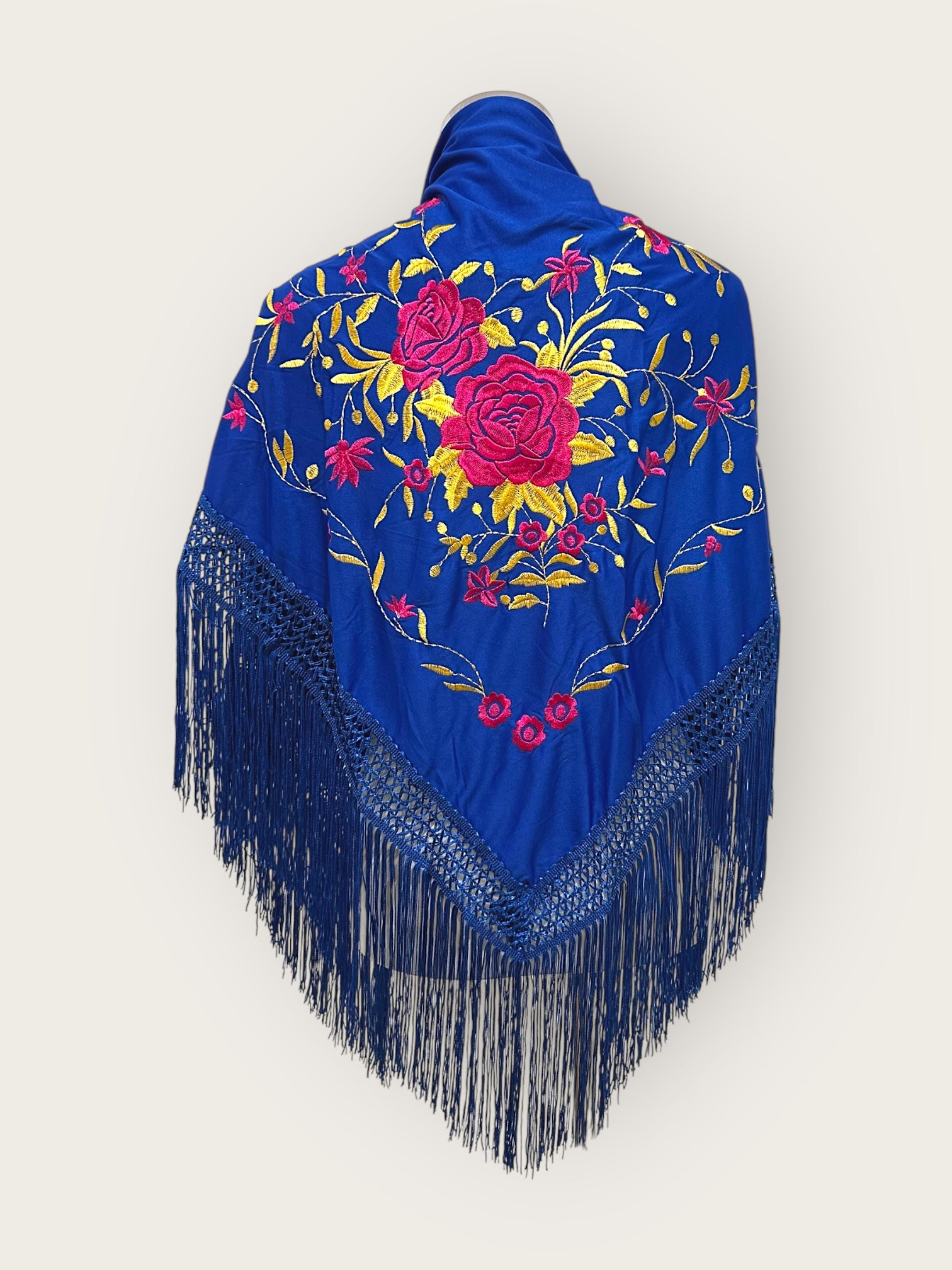 Mantoncillo Azul Eléctrico bordado fucsia y dorado